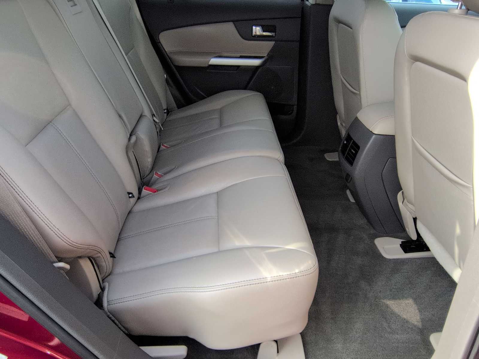 Thumbnail: 2013 Ford Edge - 21