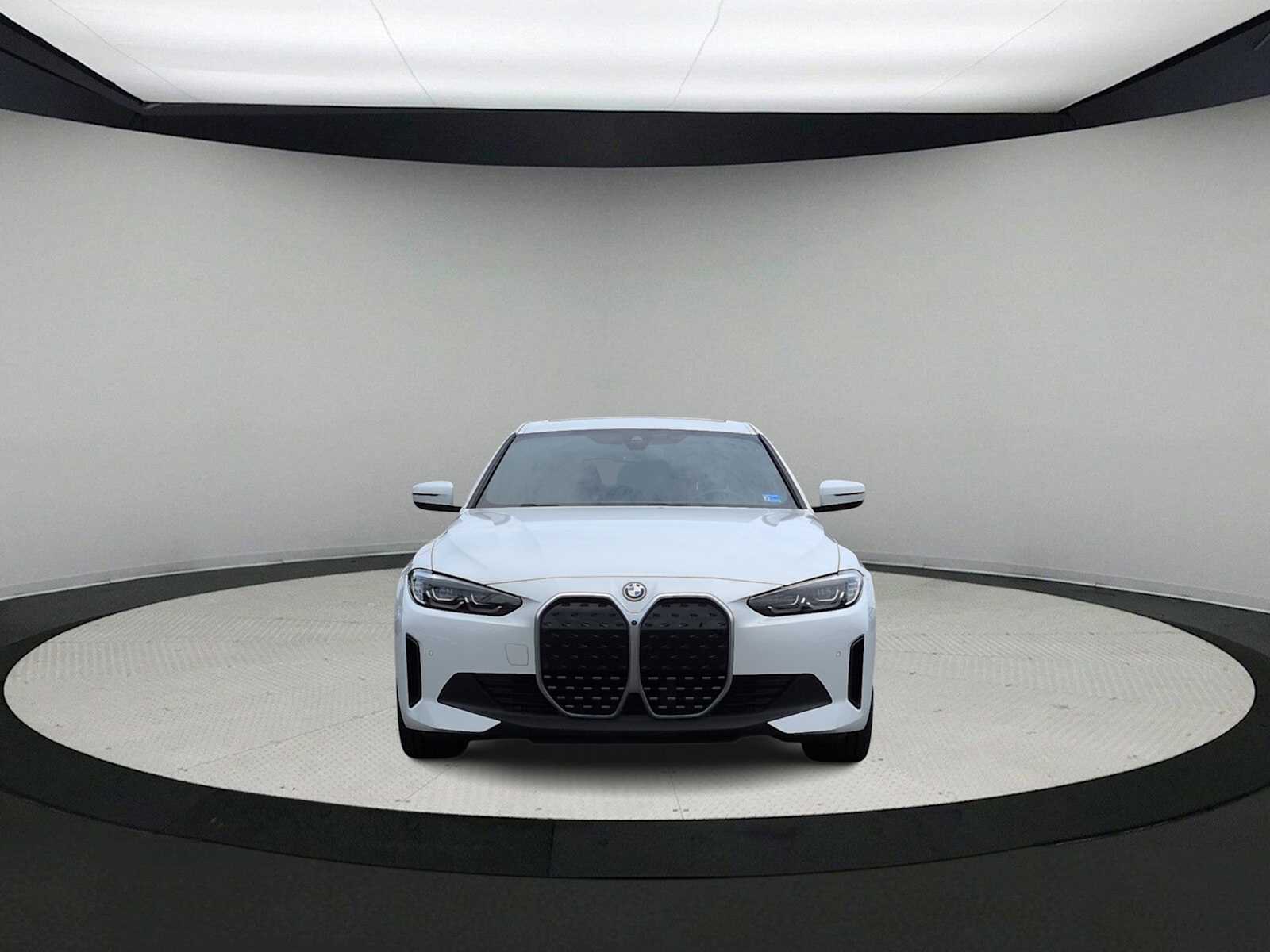 Thumbnail: 2023 BMW i4 - 3