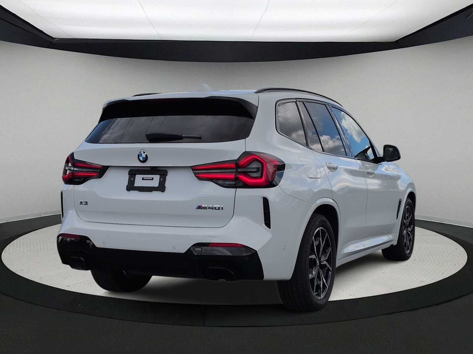 Thumbnail: 2023 BMW X3 - 8