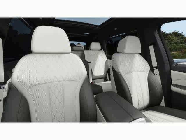 Thumbnail: 2026 BMW X7 - 11