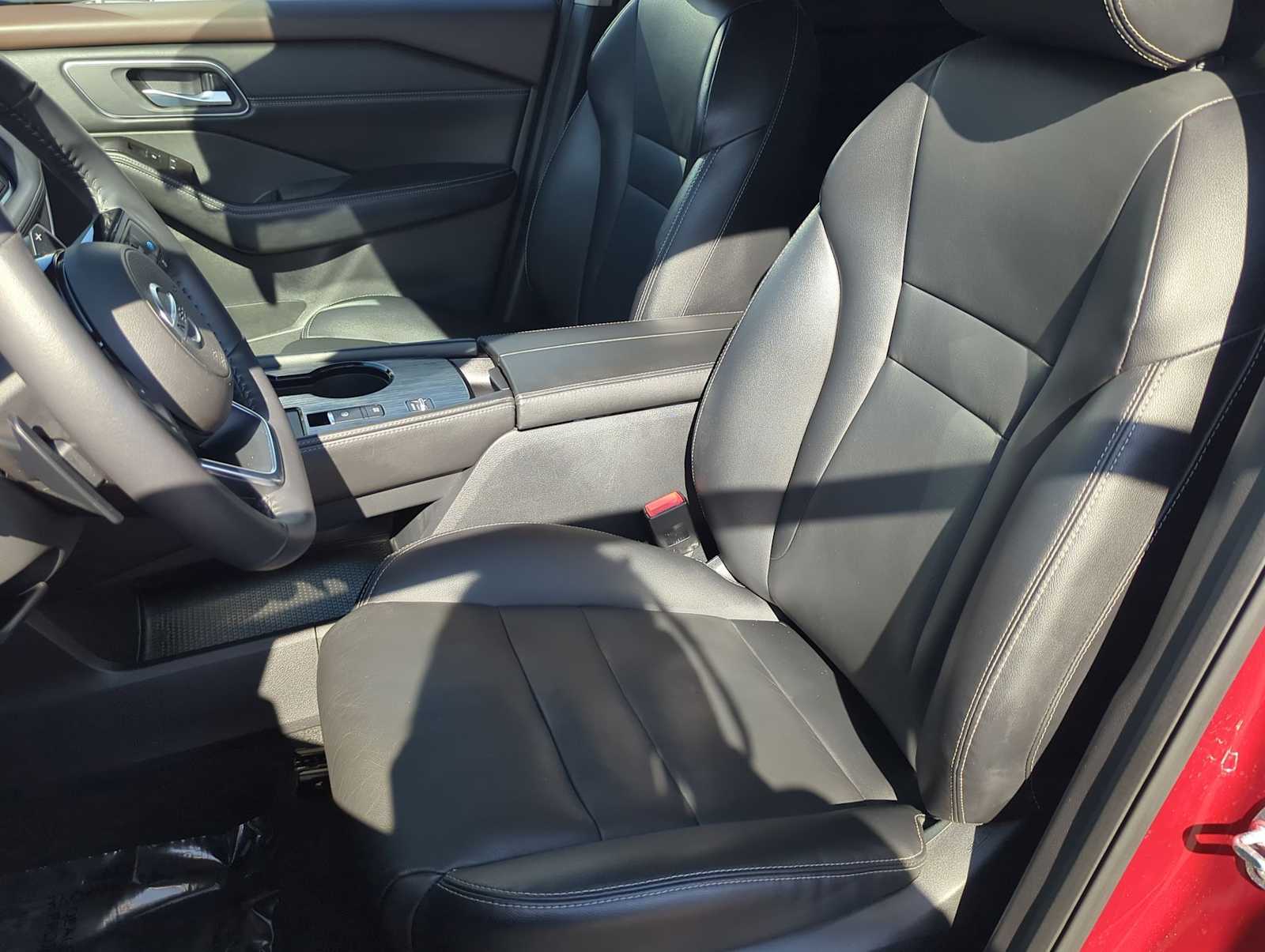 Thumbnail: 2021 Nissan Rogue - 17