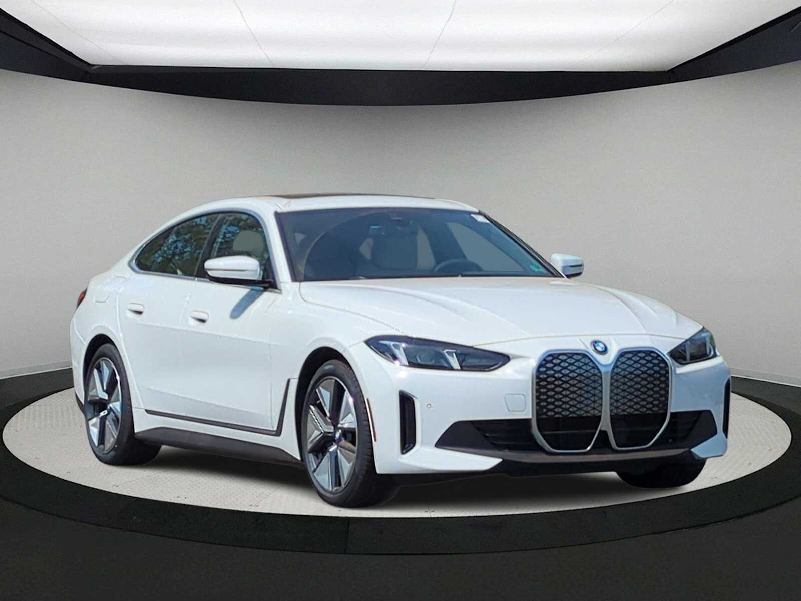Thumbnail: 2025 BMW i4 - 2