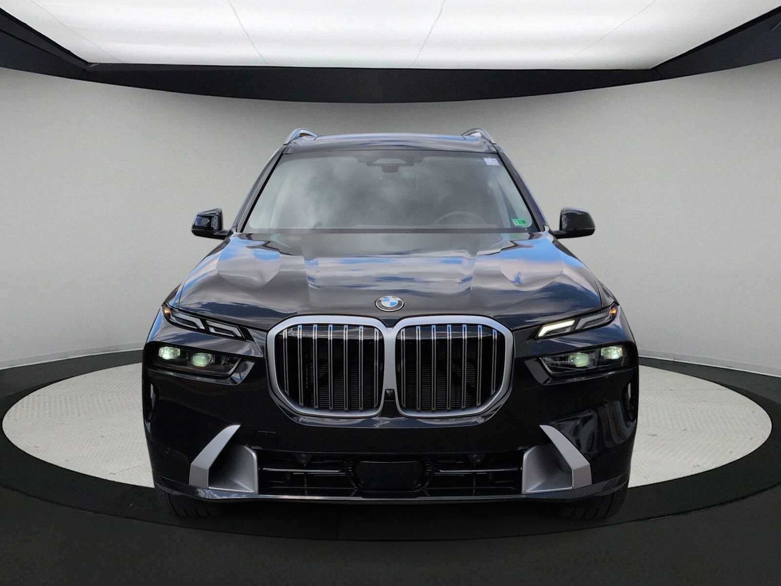 Thumbnail: 2026 BMW X7 - 3