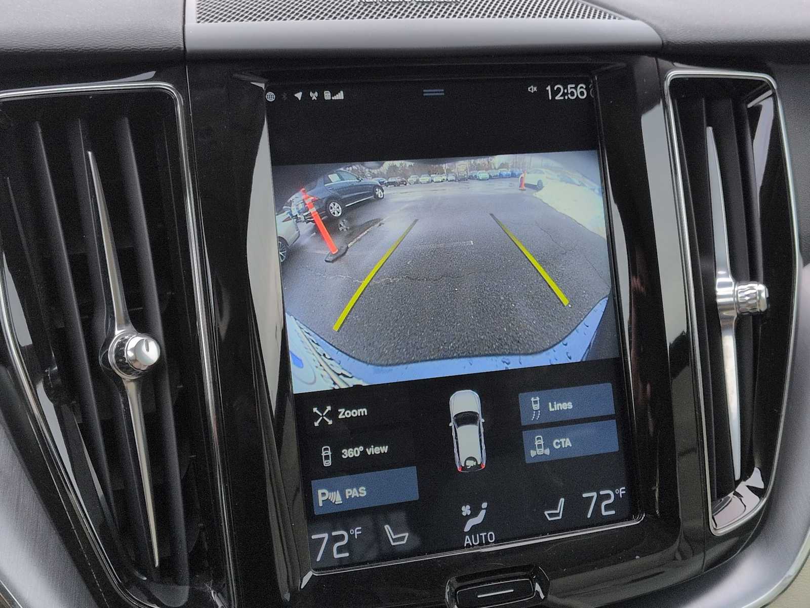 Thumbnail: 2020 Volvo XC60 - 31