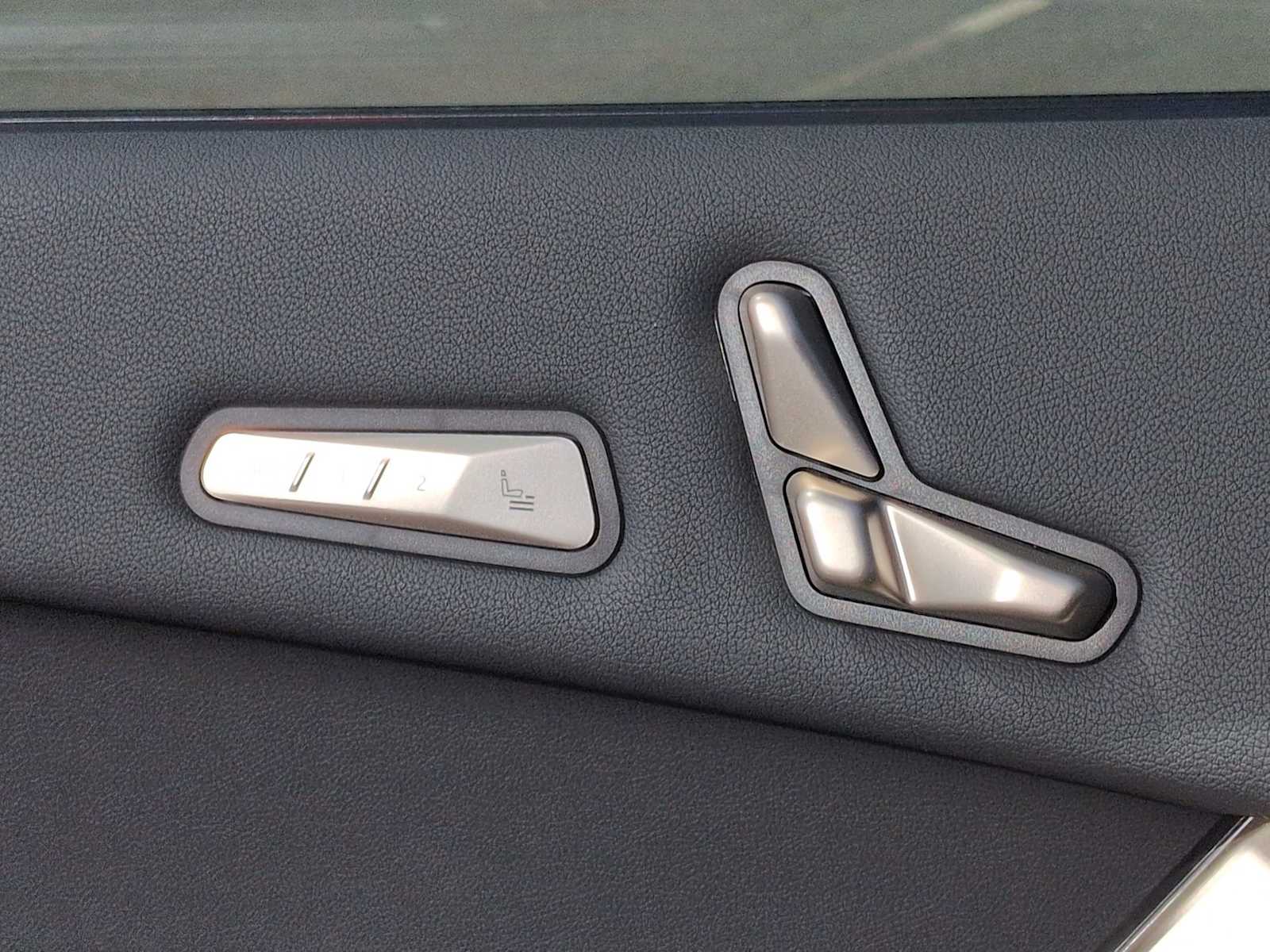 Thumbnail: 2026 BMW iX - 17