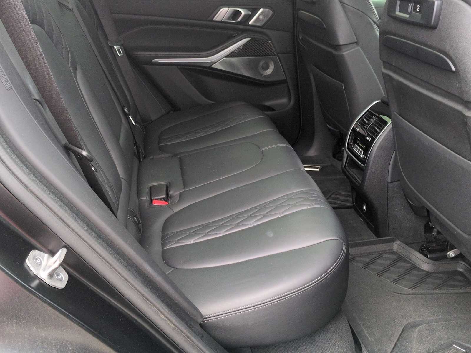 Thumbnail: 2021 BMW X5 - 21