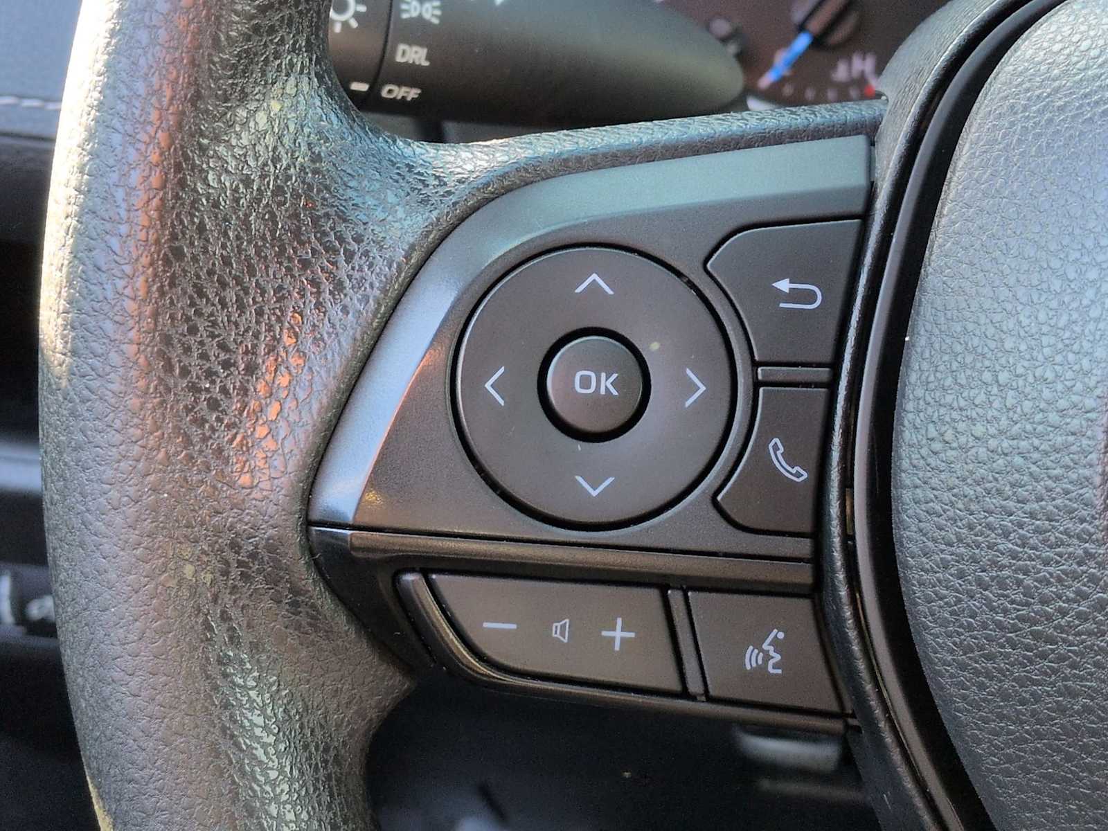 Thumbnail: 2021 Toyota RAV4 - 23