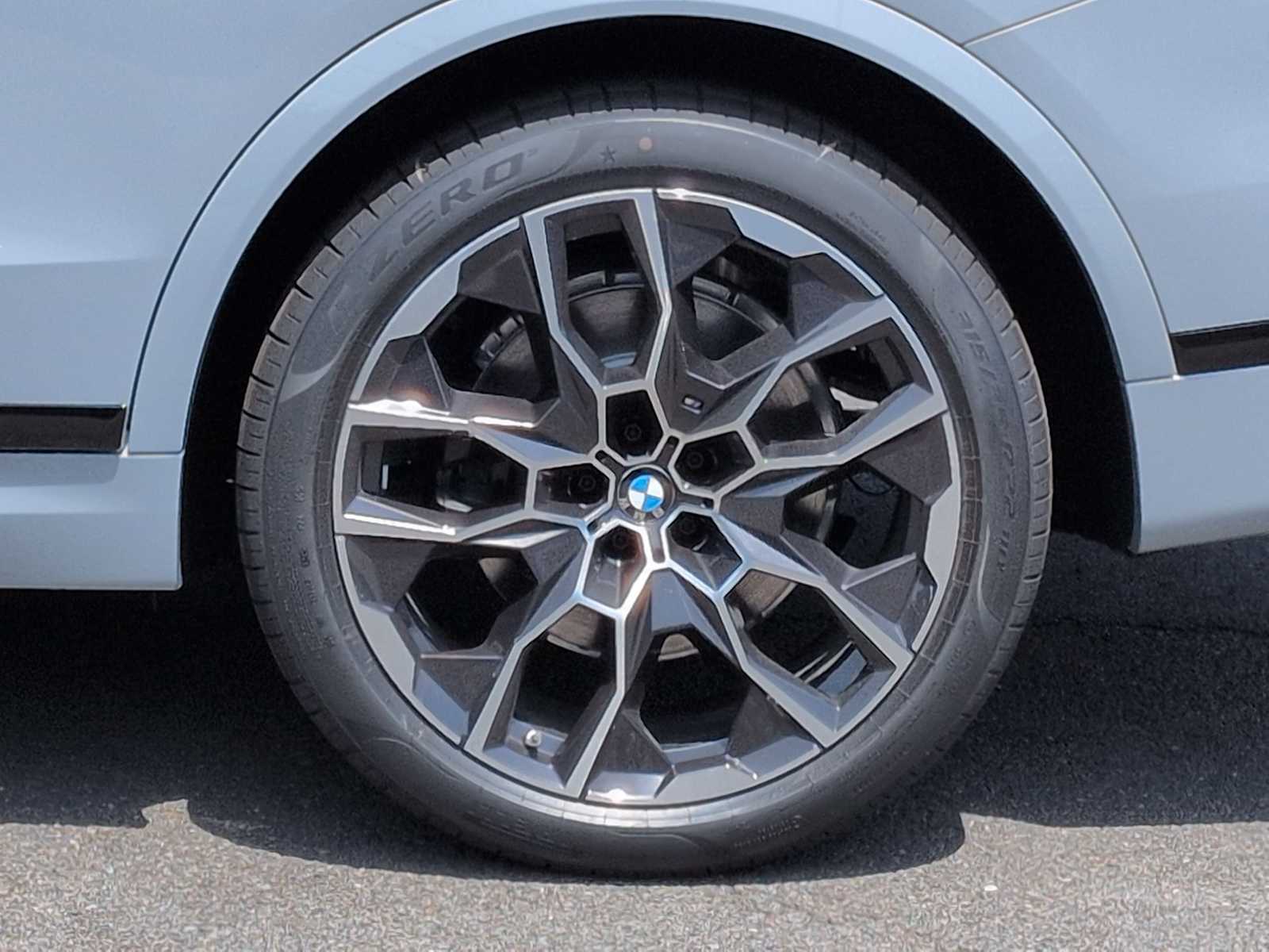 Thumbnail: 2027 BMW X7 - 14