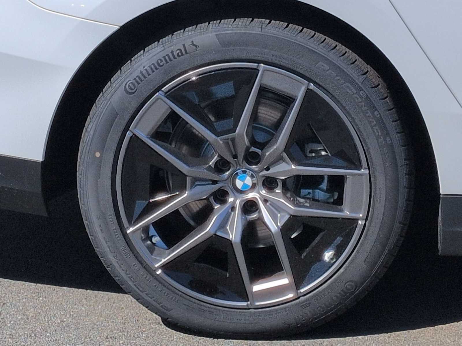 Thumbnail: 2026 BMW 5 Series - 14