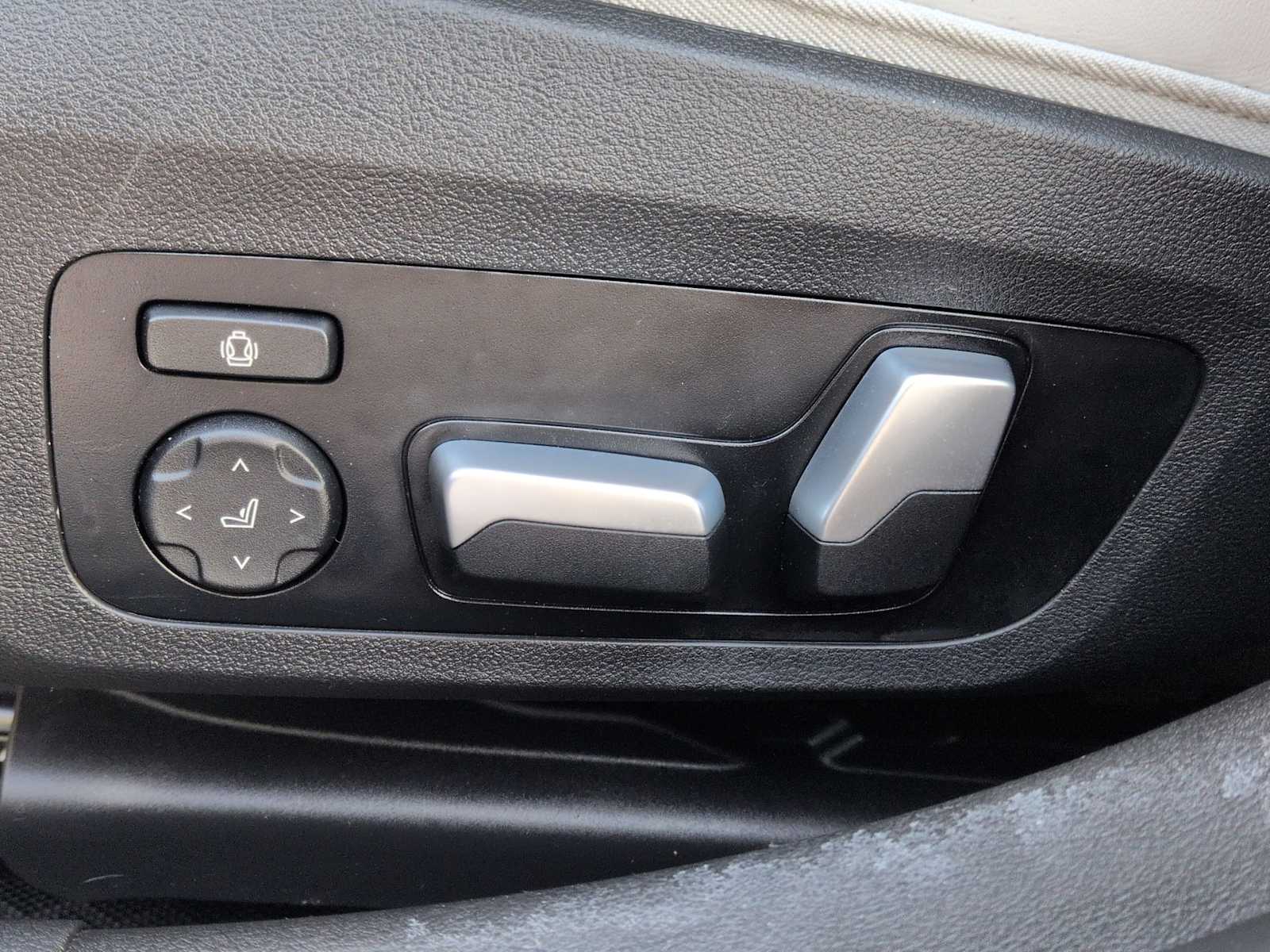 Thumbnail: 2023 BMW M3 - 18