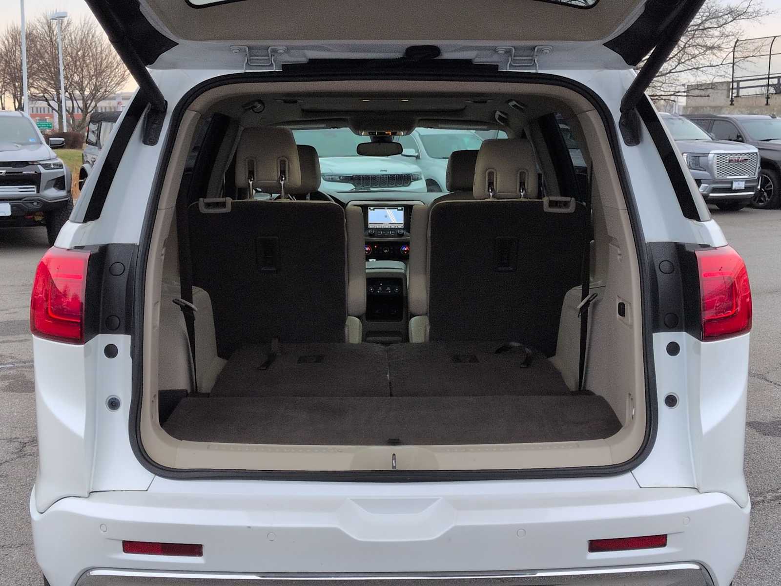 Thumbnail: 2017 GMC Acadia - 37