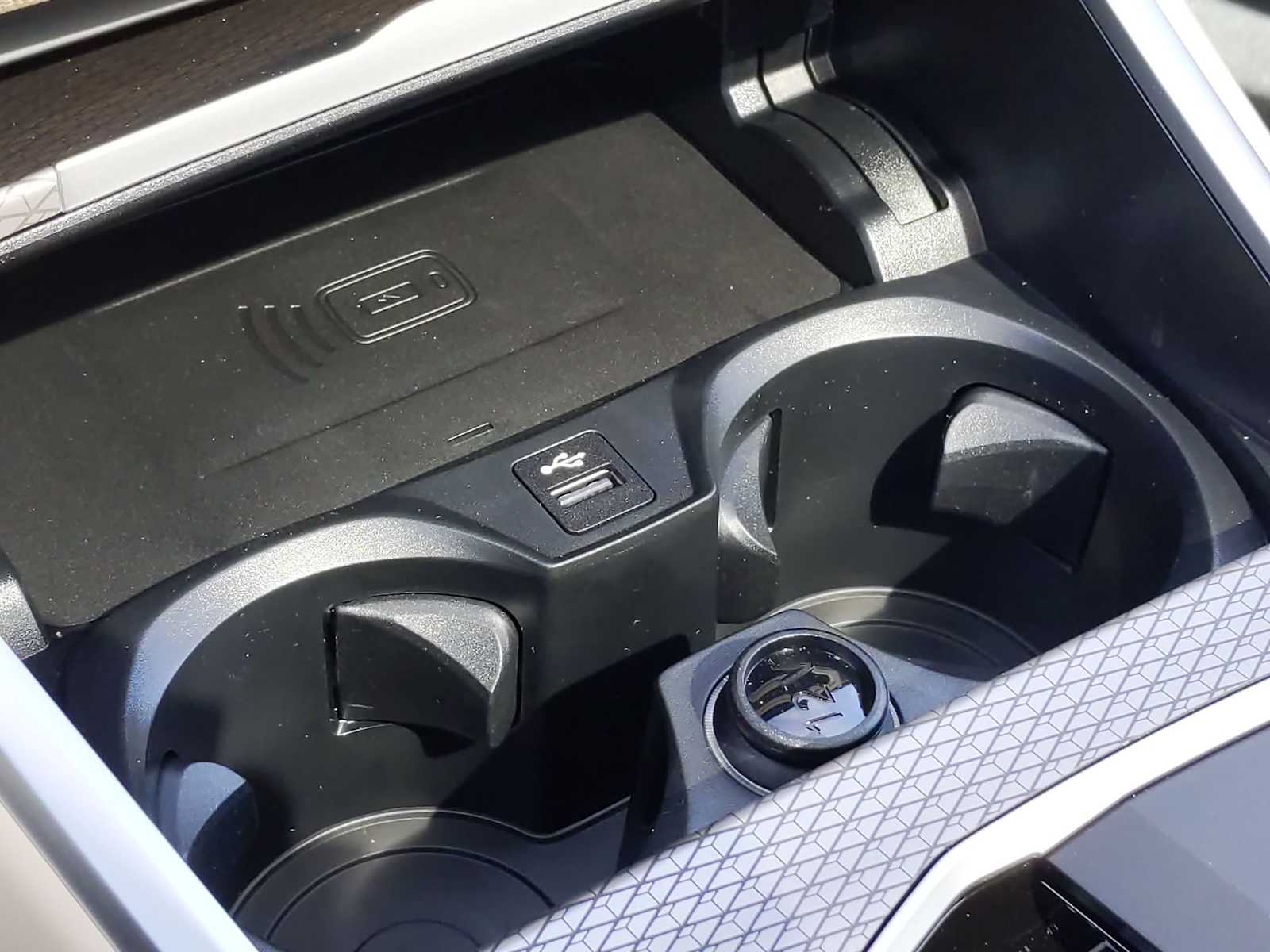 Thumbnail: 2025 BMW i4 - 33