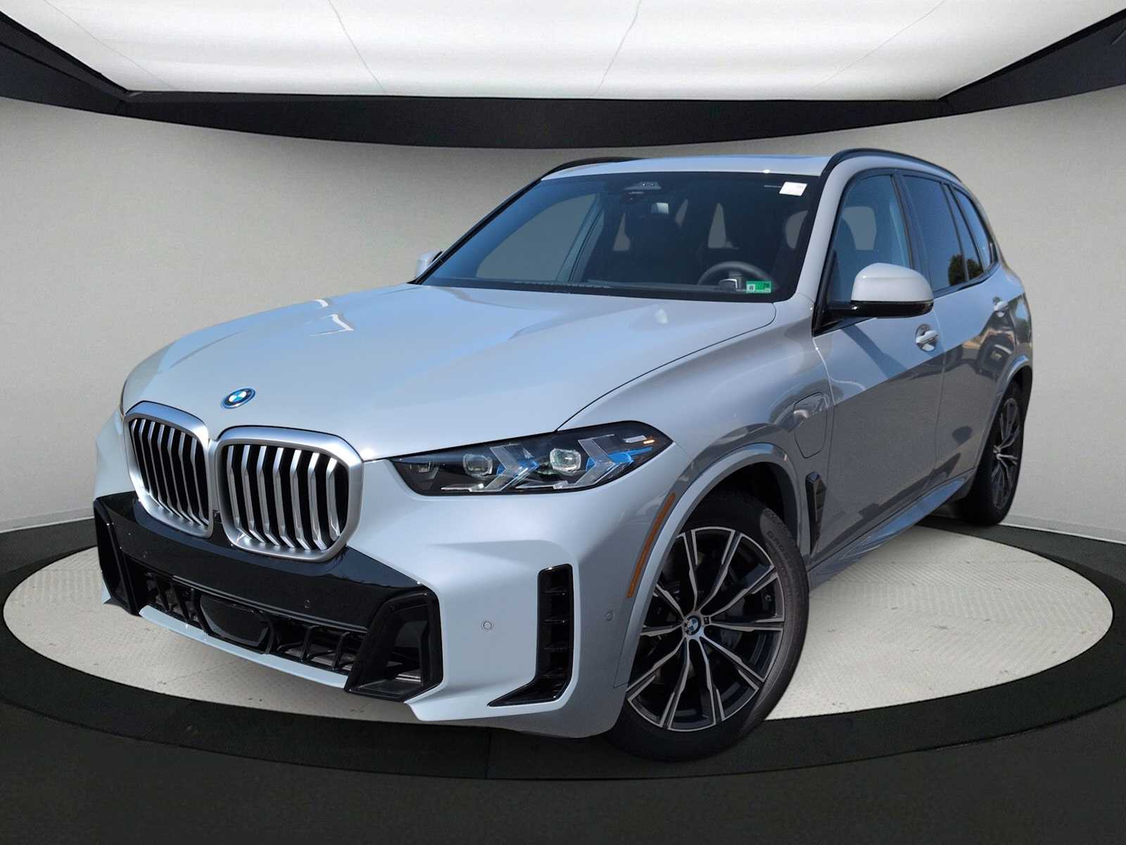 Thumbnail: 2026 BMW X5 - 1