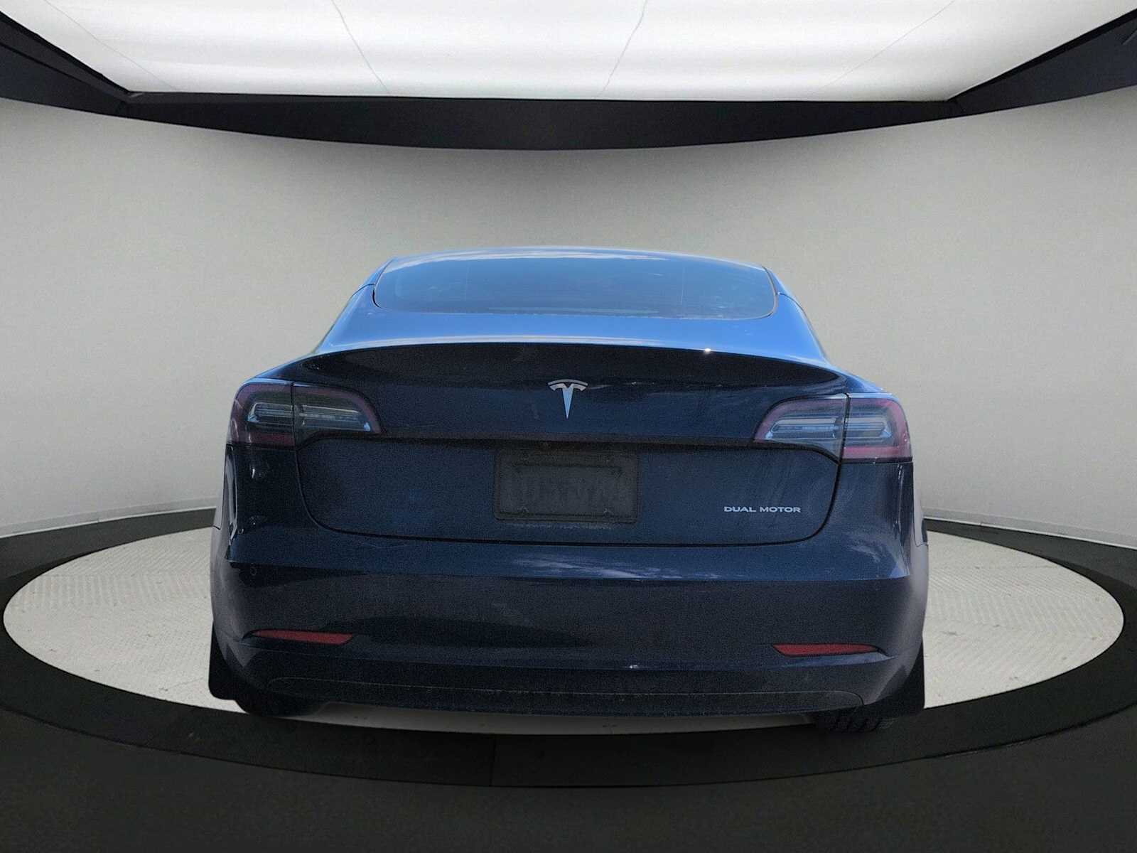 Thumbnail: 2022 Tesla Model 3 - 7