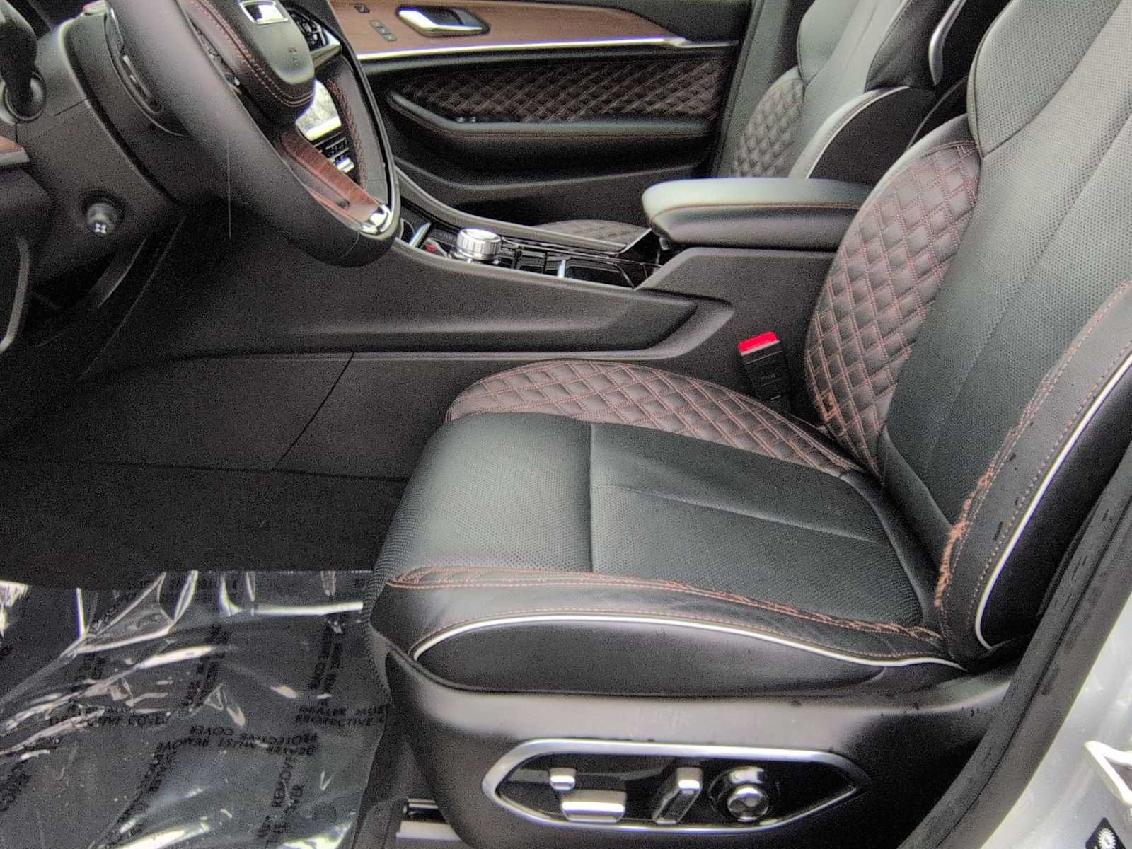 Thumbnail: 2024 Jeep Grand Cherokee - 17