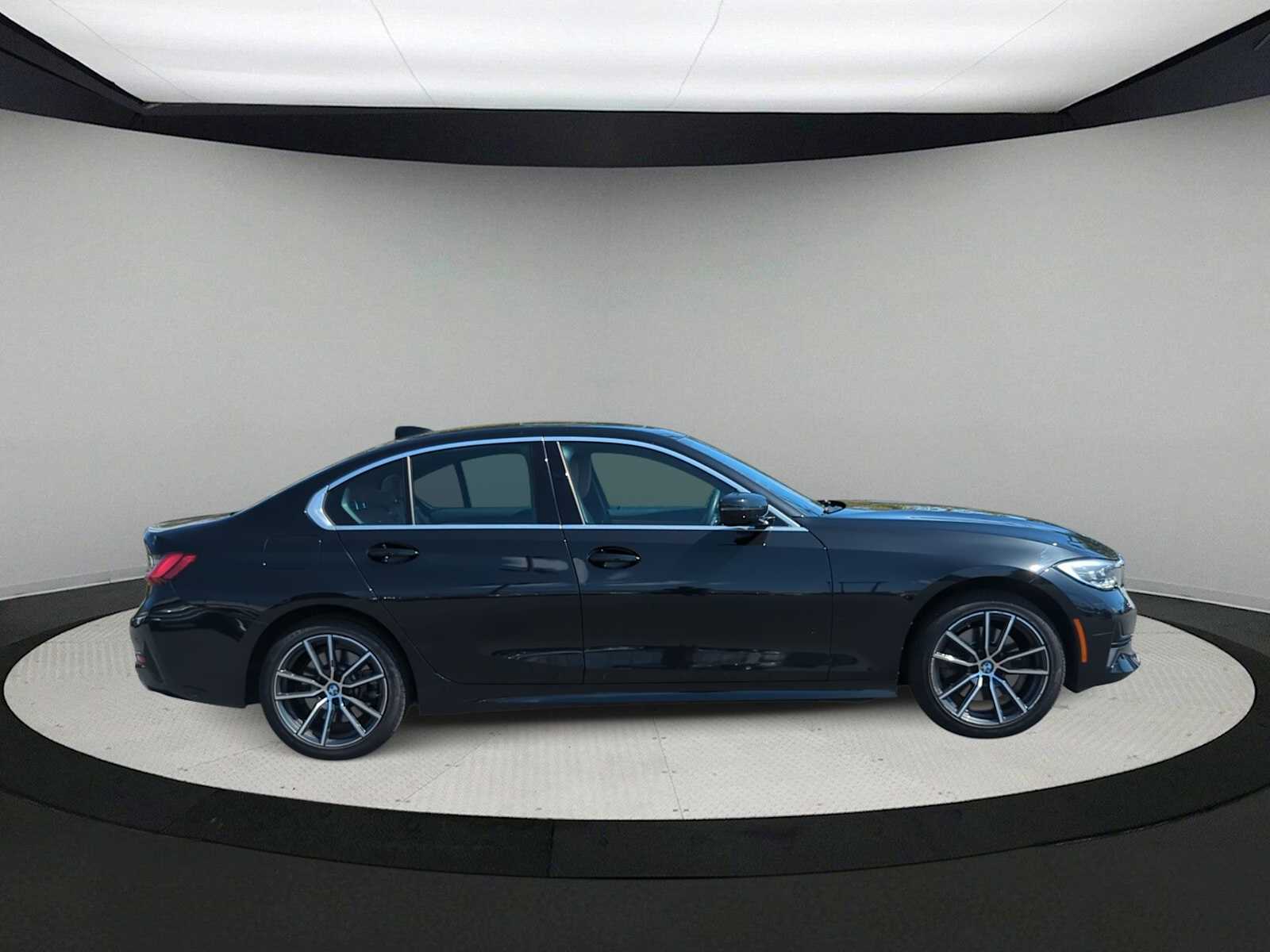 Thumbnail: 2022 BMW 3 Series - 9