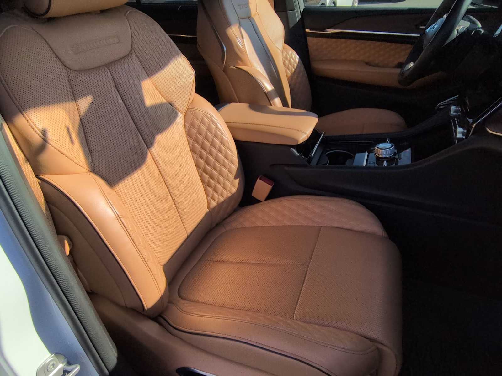 Thumbnail: 2023 Jeep Grand Cherokee - 22