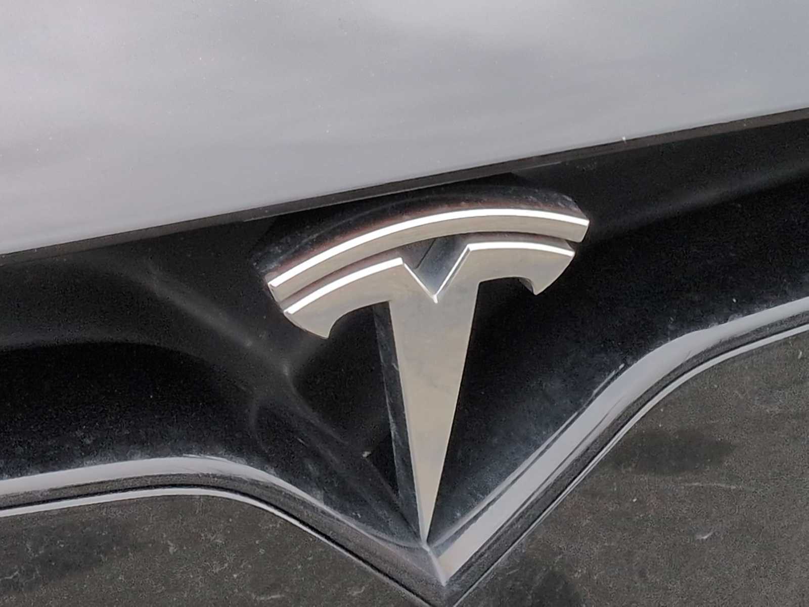 Thumbnail: 2023 Tesla Model X - 12