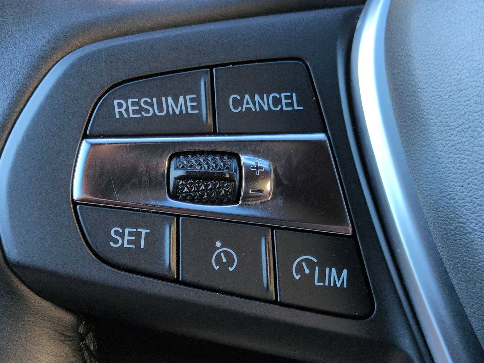 Thumbnail: 2023 BMW 3 Series - 26