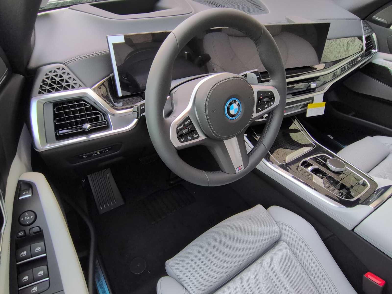 Thumbnail: 2026 BMW X5 - 10