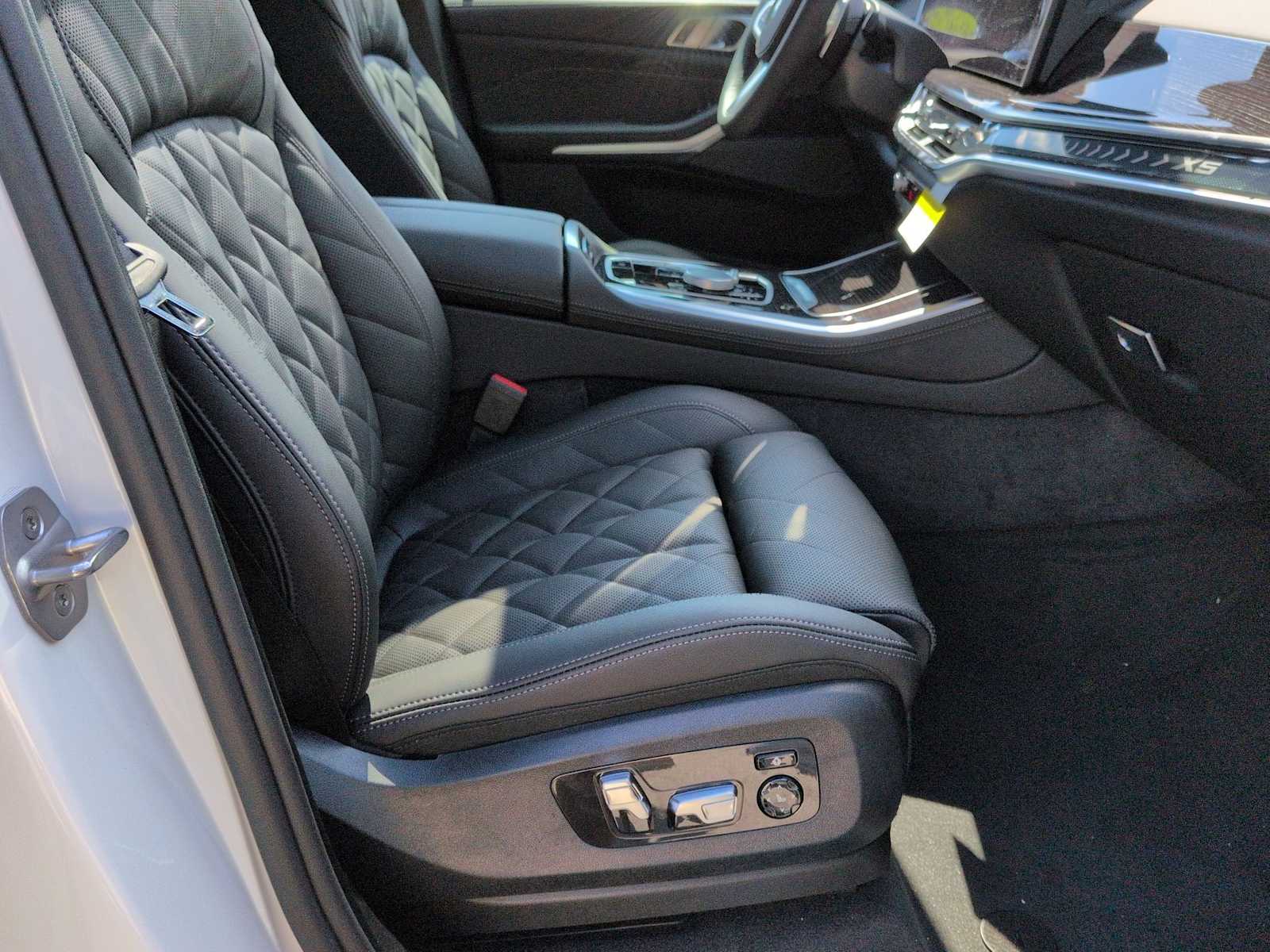 Thumbnail: 2026 BMW X5 - 24