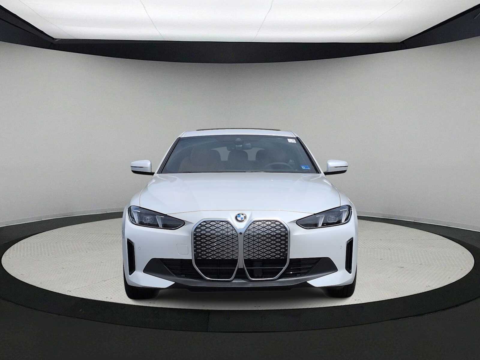 Thumbnail: 2026 BMW i4 - 3