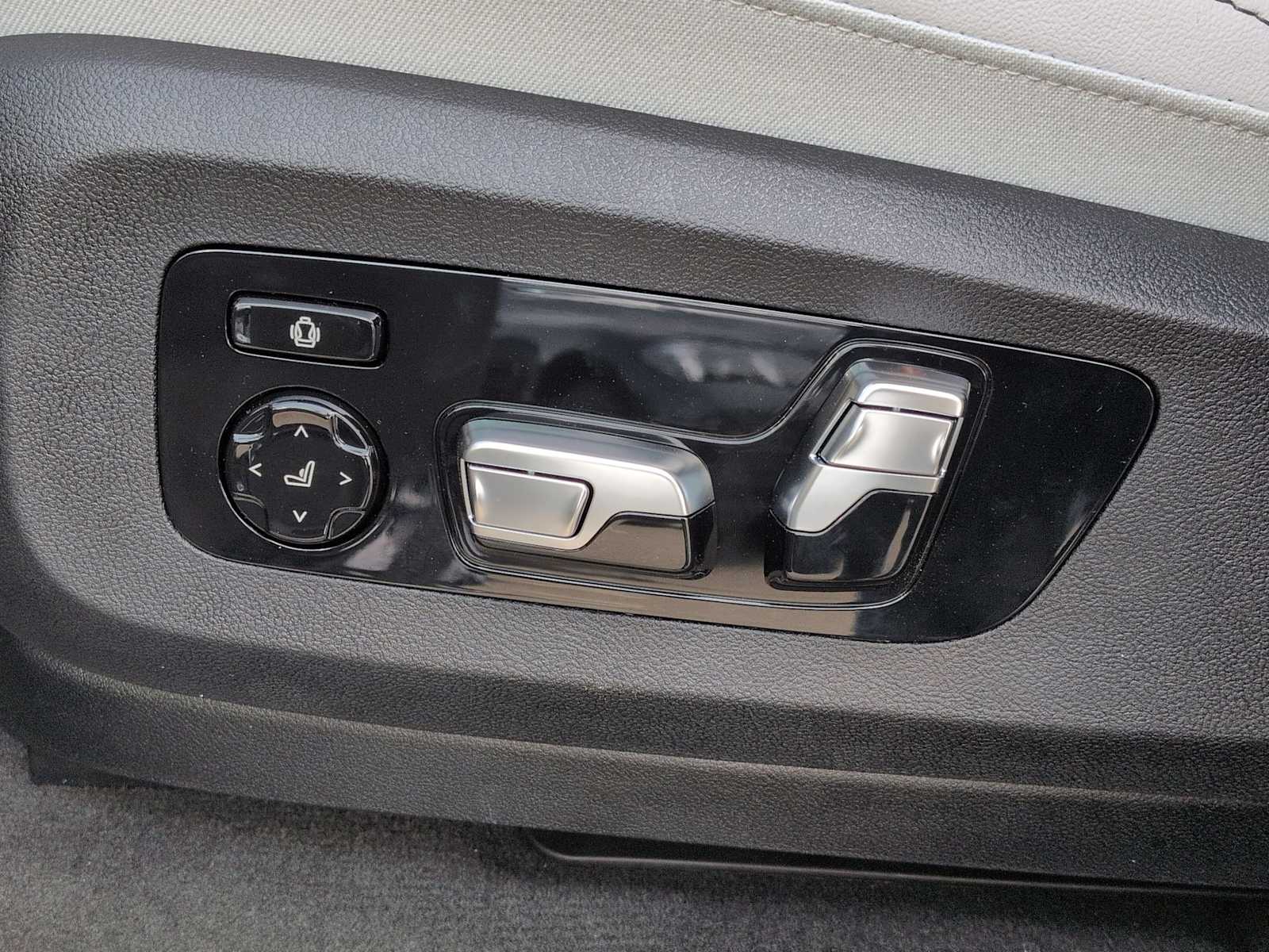 Thumbnail: 2026 BMW X5 - 18