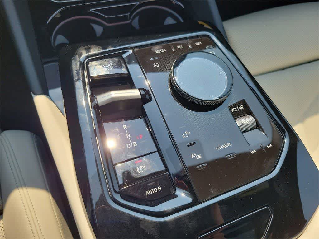 Thumbnail: 2025 BMW i5 - 6