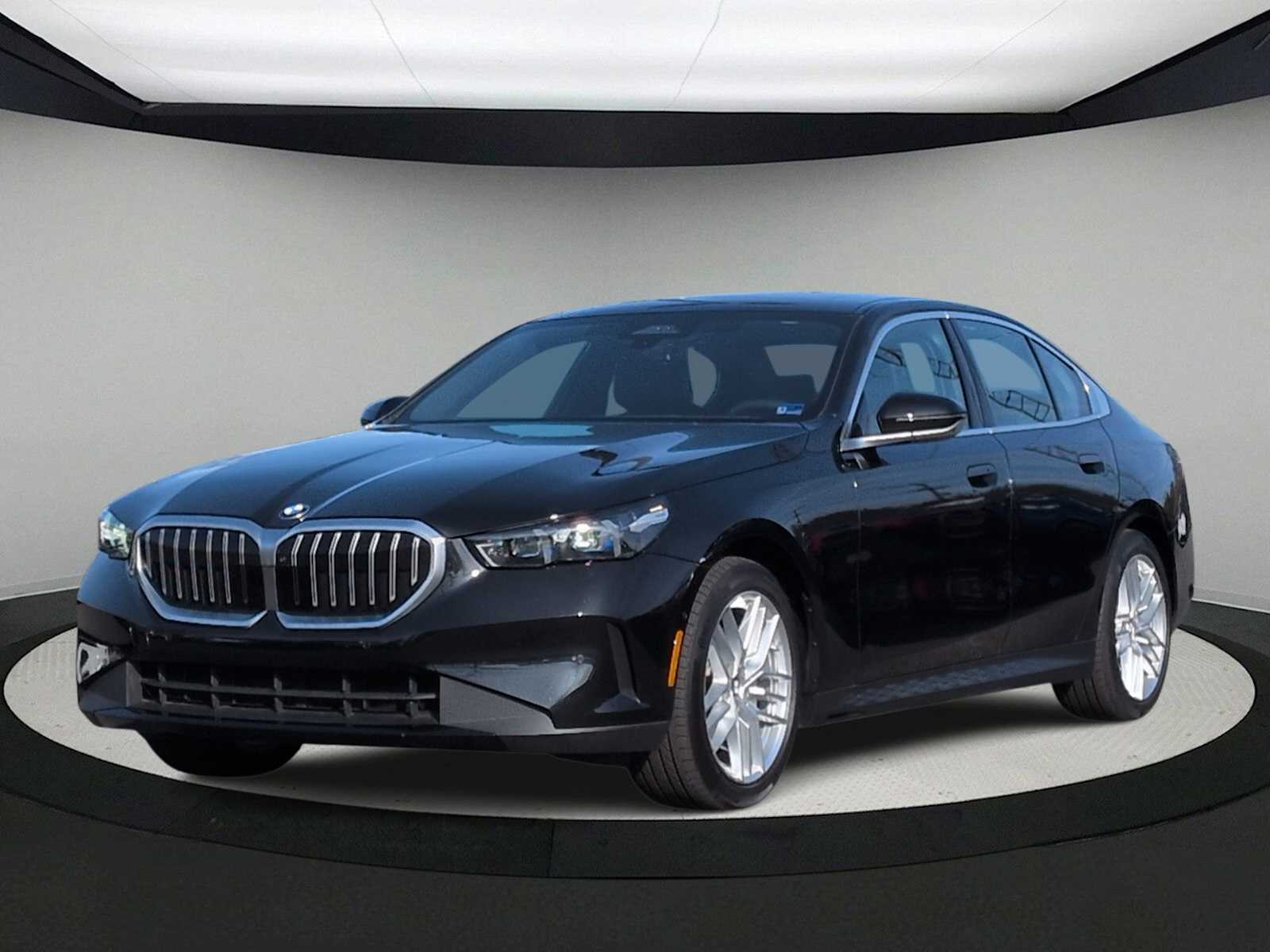Thumbnail: 2025 BMW 5 Series - 4