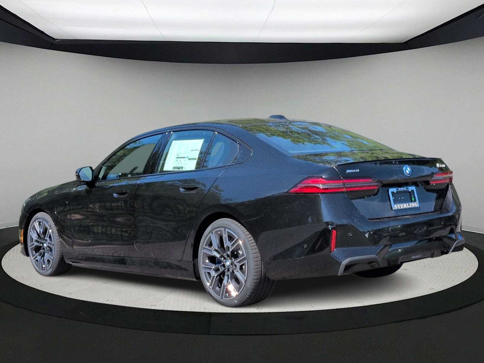 Thumbnail: 2027 BMW 5 Series - 6