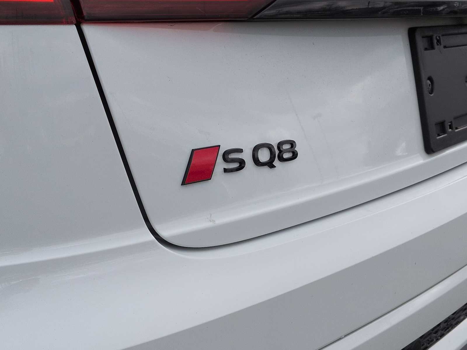 Thumbnail: 2023 Audi SQ8 - 13