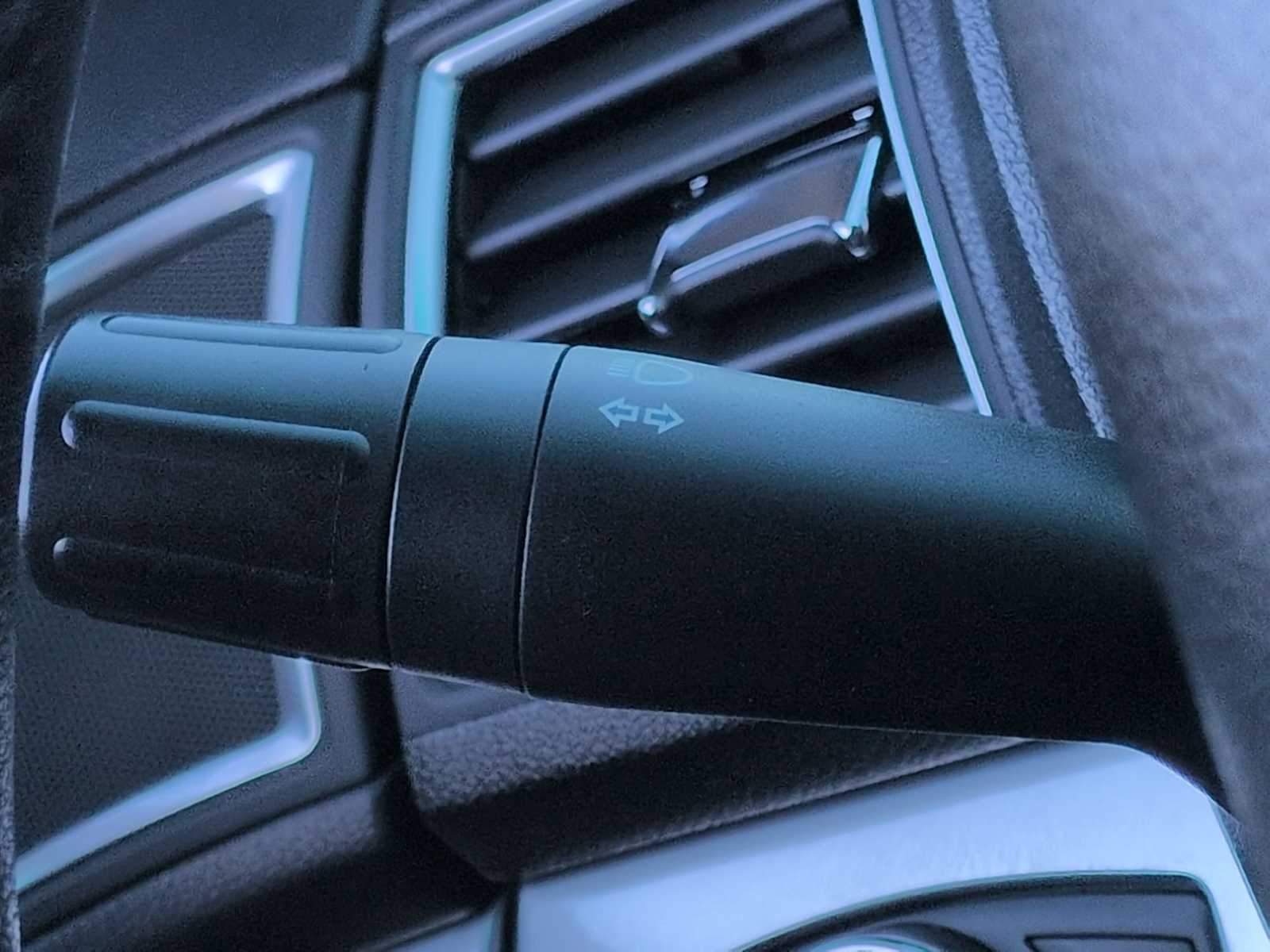 Thumbnail: 2016 Ford Explorer - 28