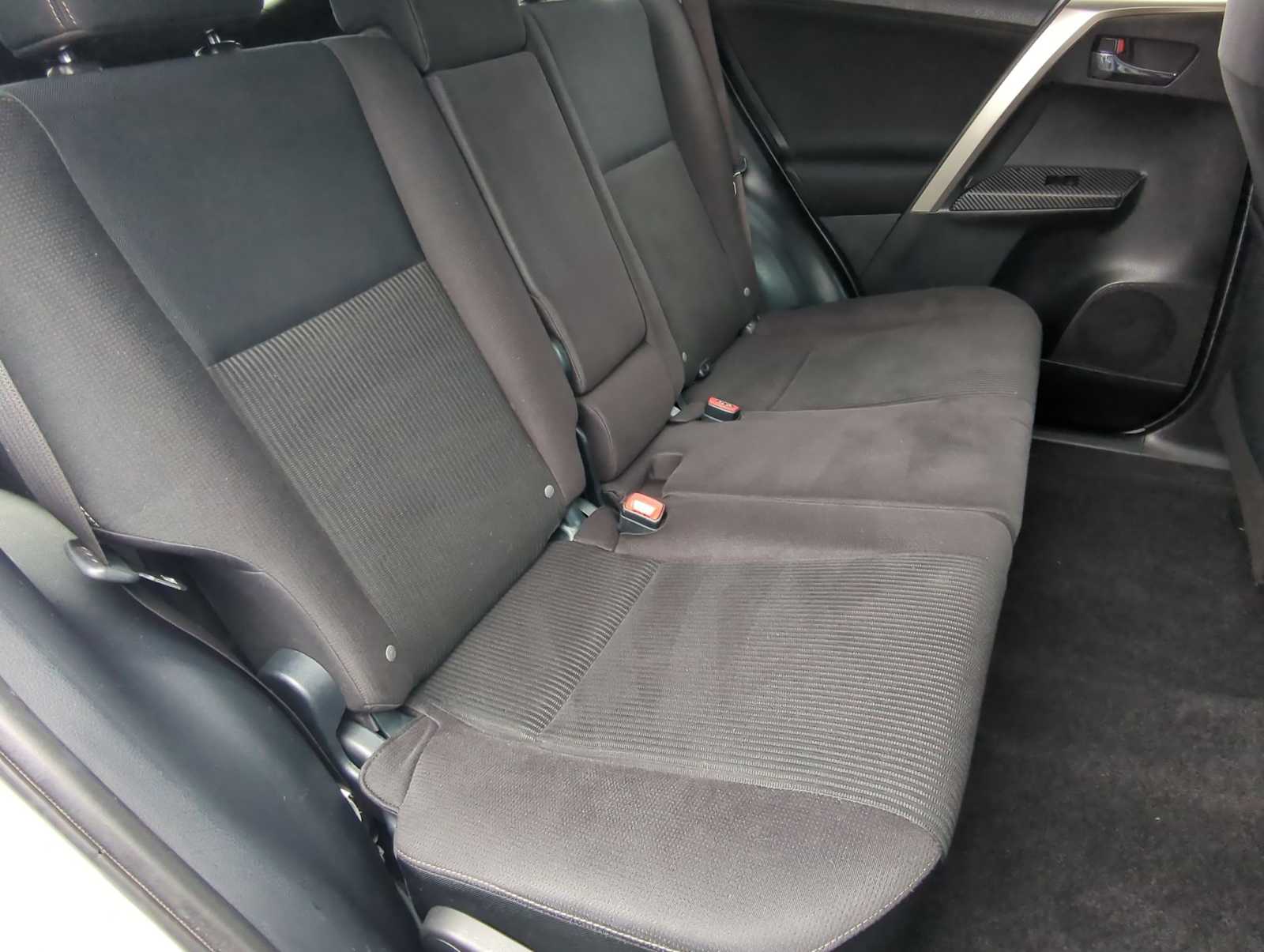 Thumbnail: 2015 Toyota RAV4 - 22