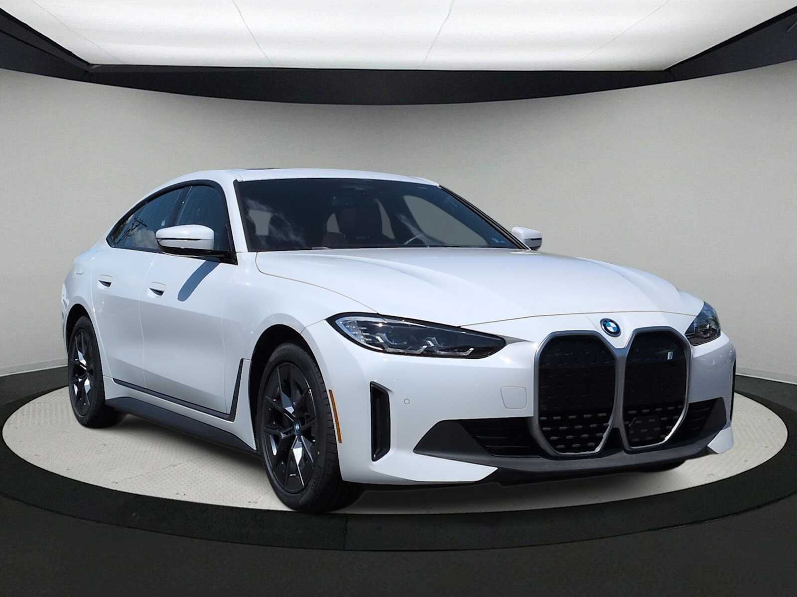 Thumbnail: 2023 BMW i4 - 2