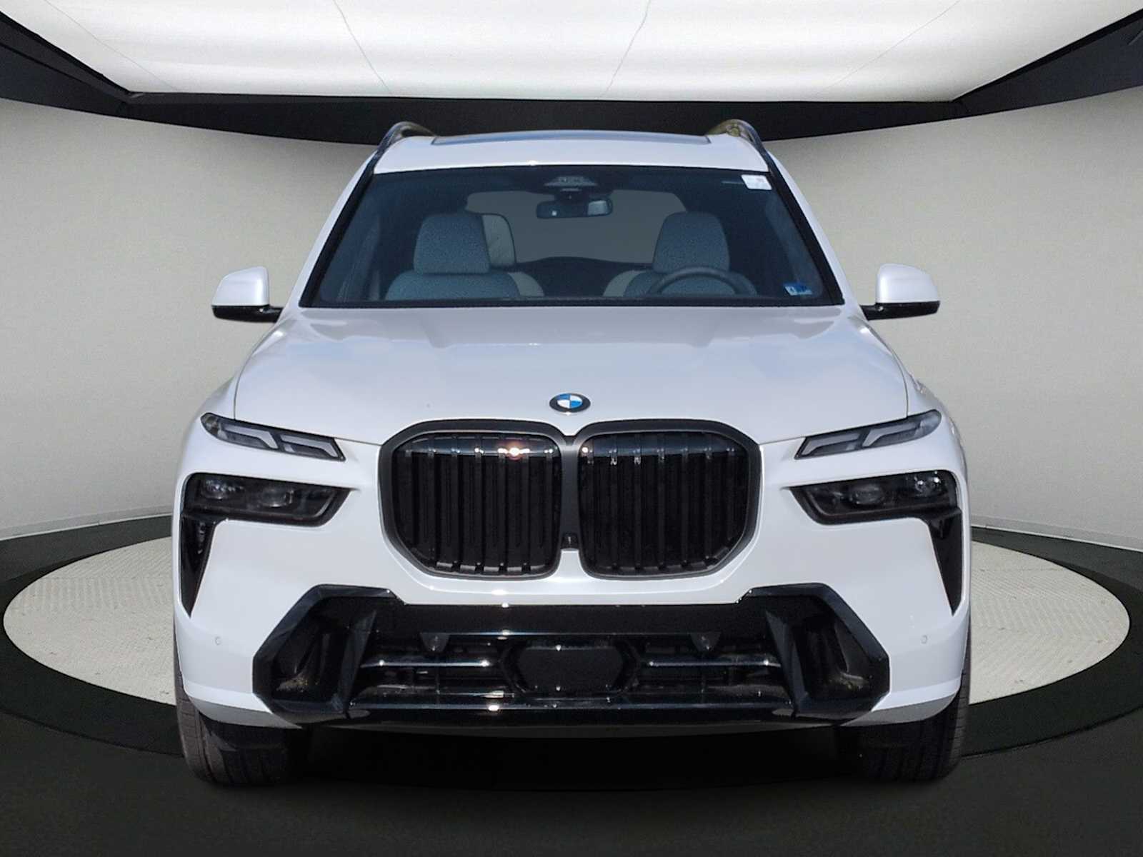 Thumbnail: 2026 BMW X7 - 3