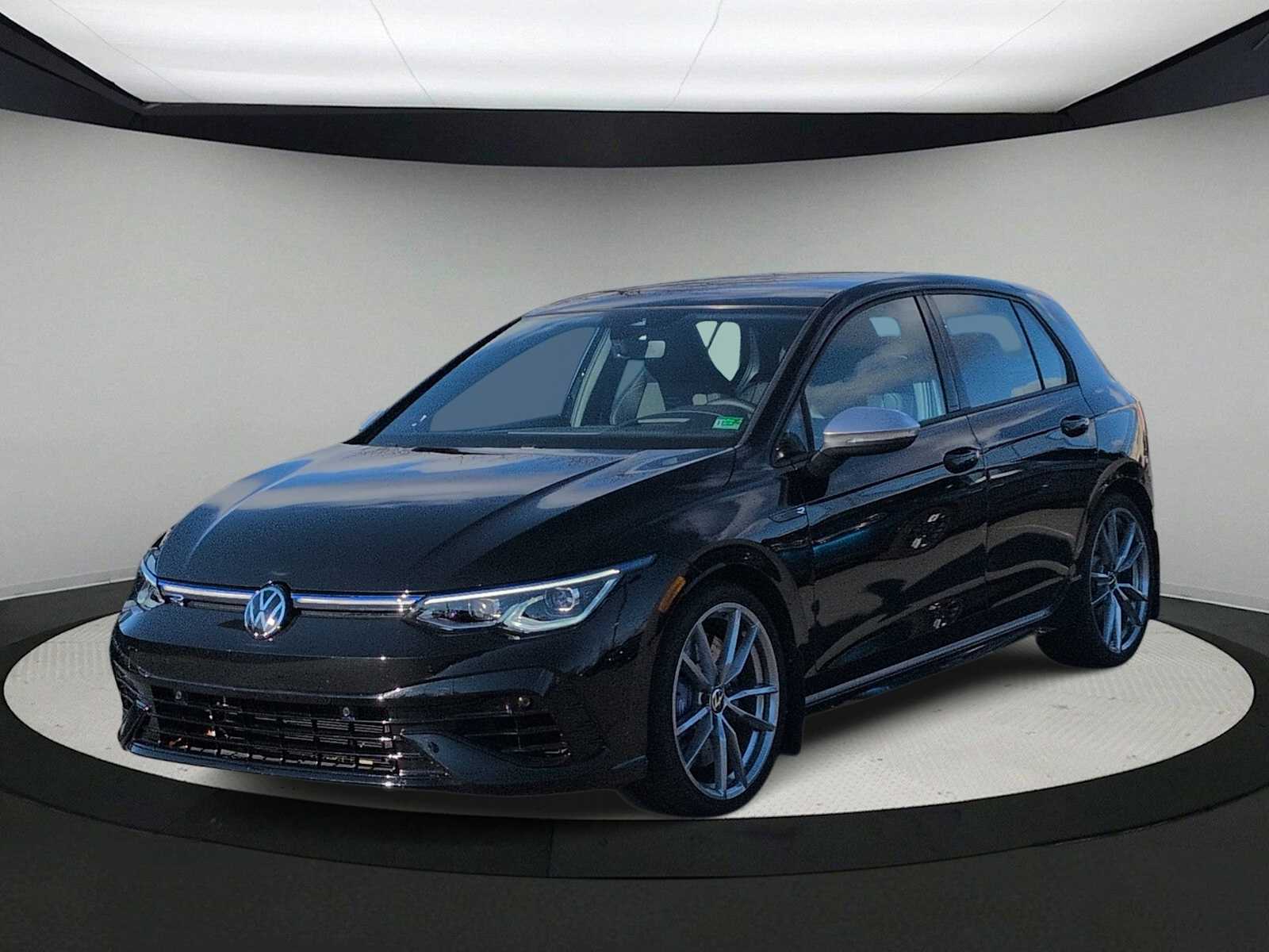 Thumbnail: 2024 Volkswagen Golf - 3