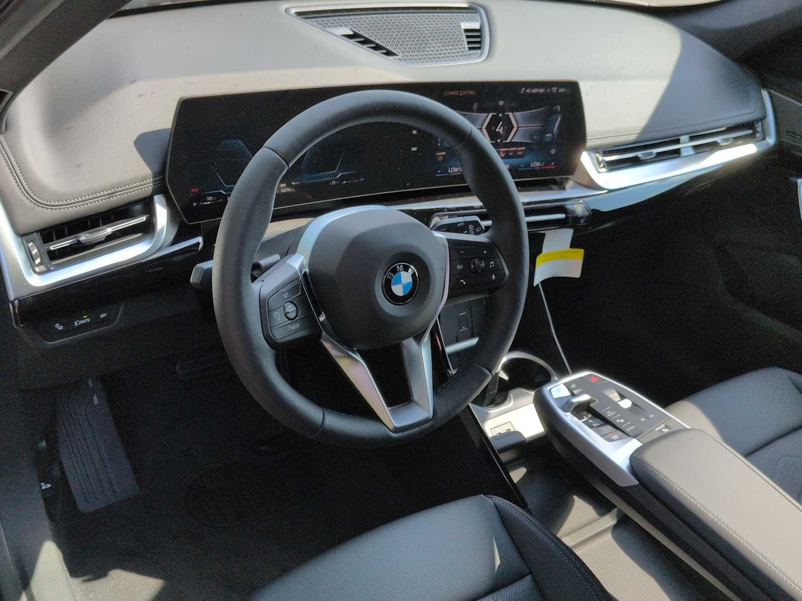 Thumbnail: 2026 BMW X1 - 10