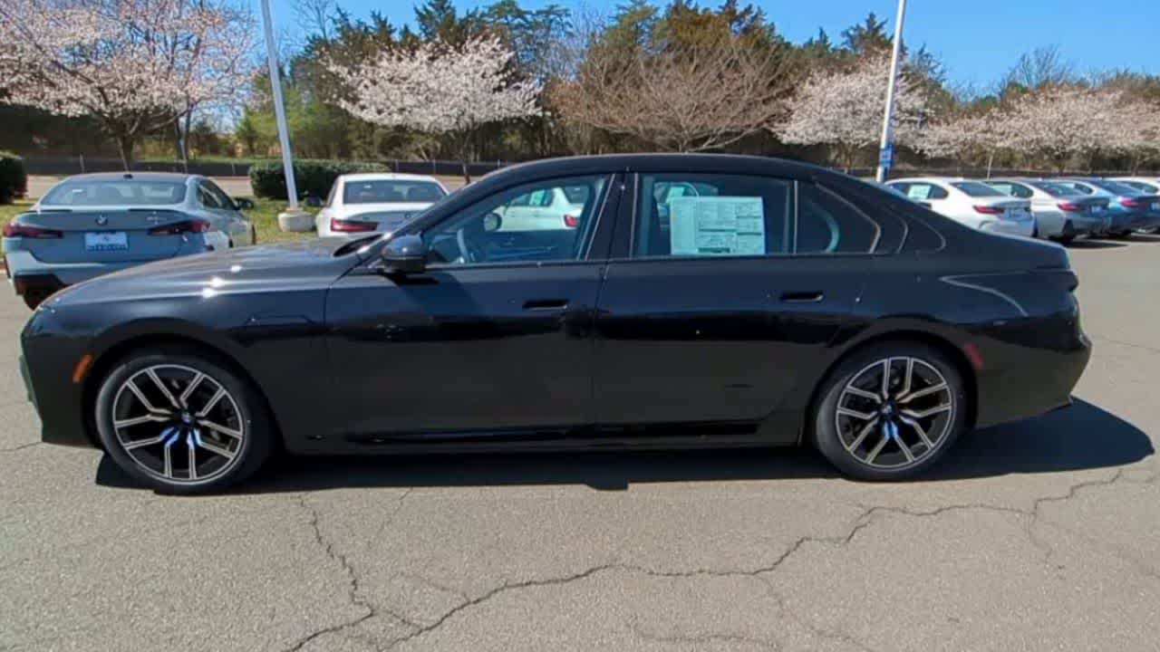 Thumbnail: 2025 BMW 7 Series - 5