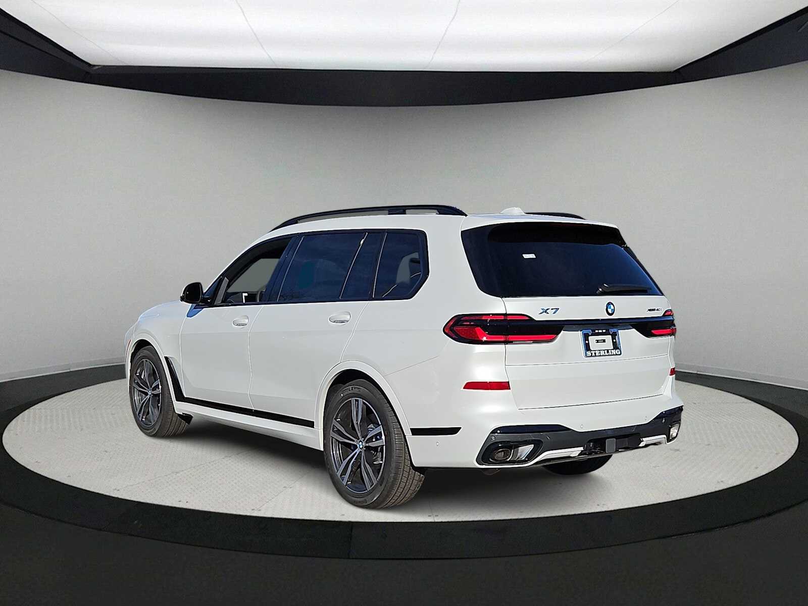 Thumbnail: 2026 BMW X7 - 6