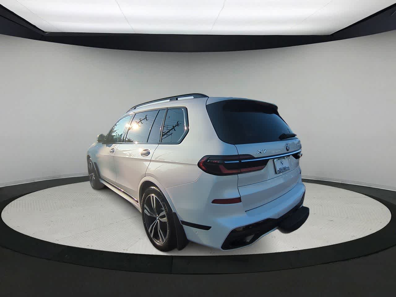 Thumbnail: 2023 BMW X7 - 6