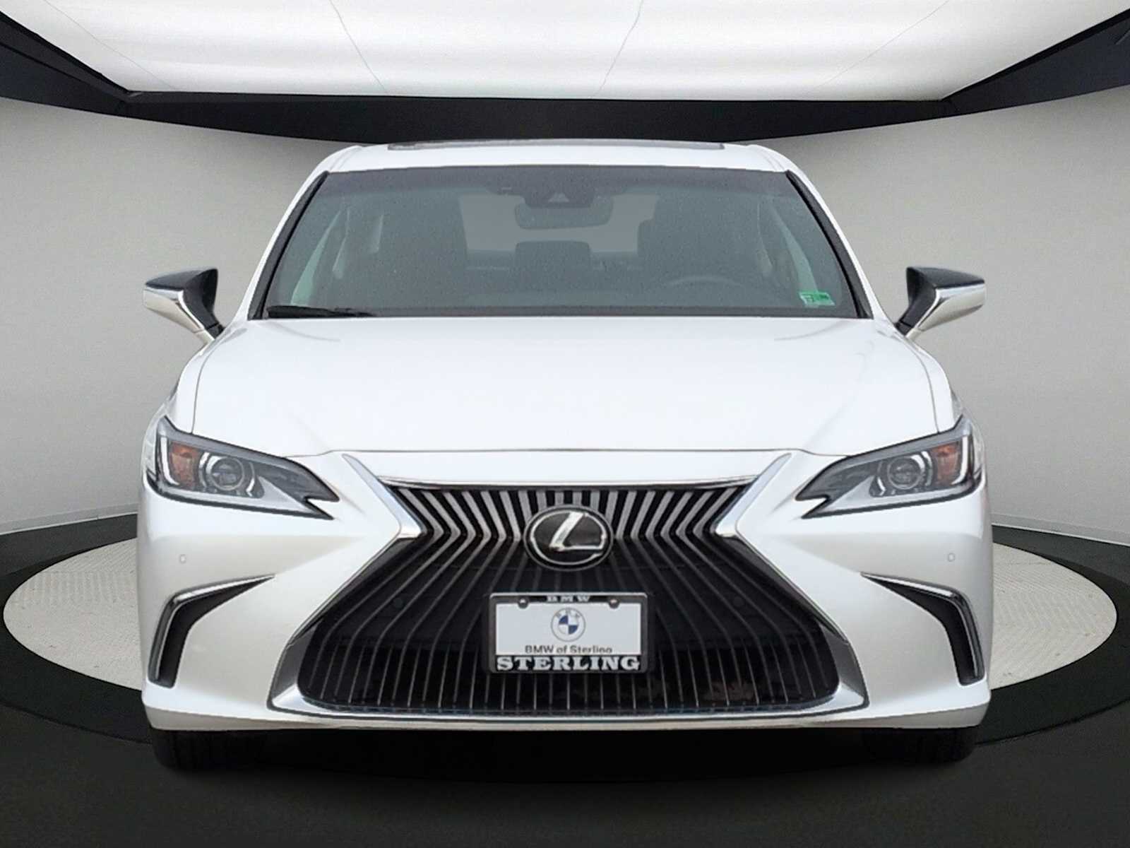 Thumbnail: 2019 Lexus ES - 3