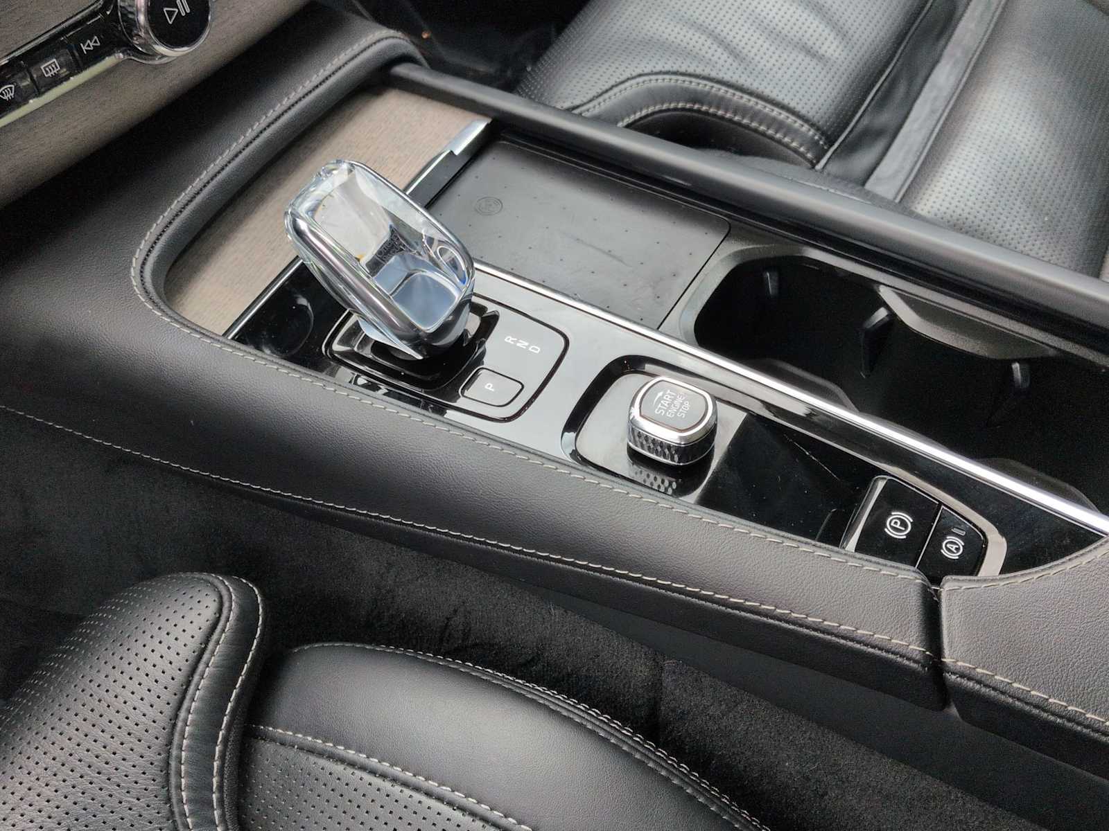 Thumbnail: 2022 Volvo XC90 - 33