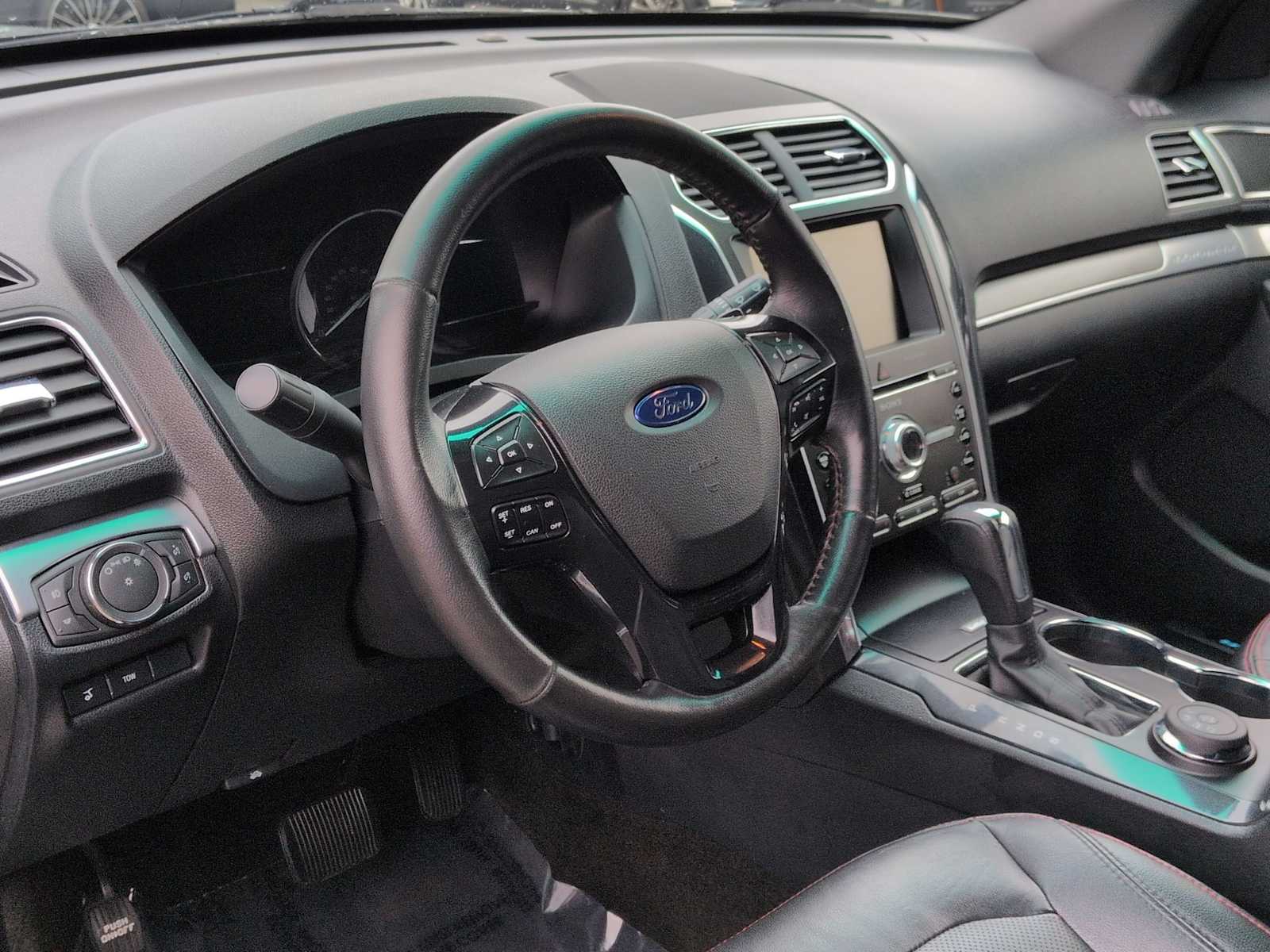 Thumbnail: 2016 Ford Explorer - 16