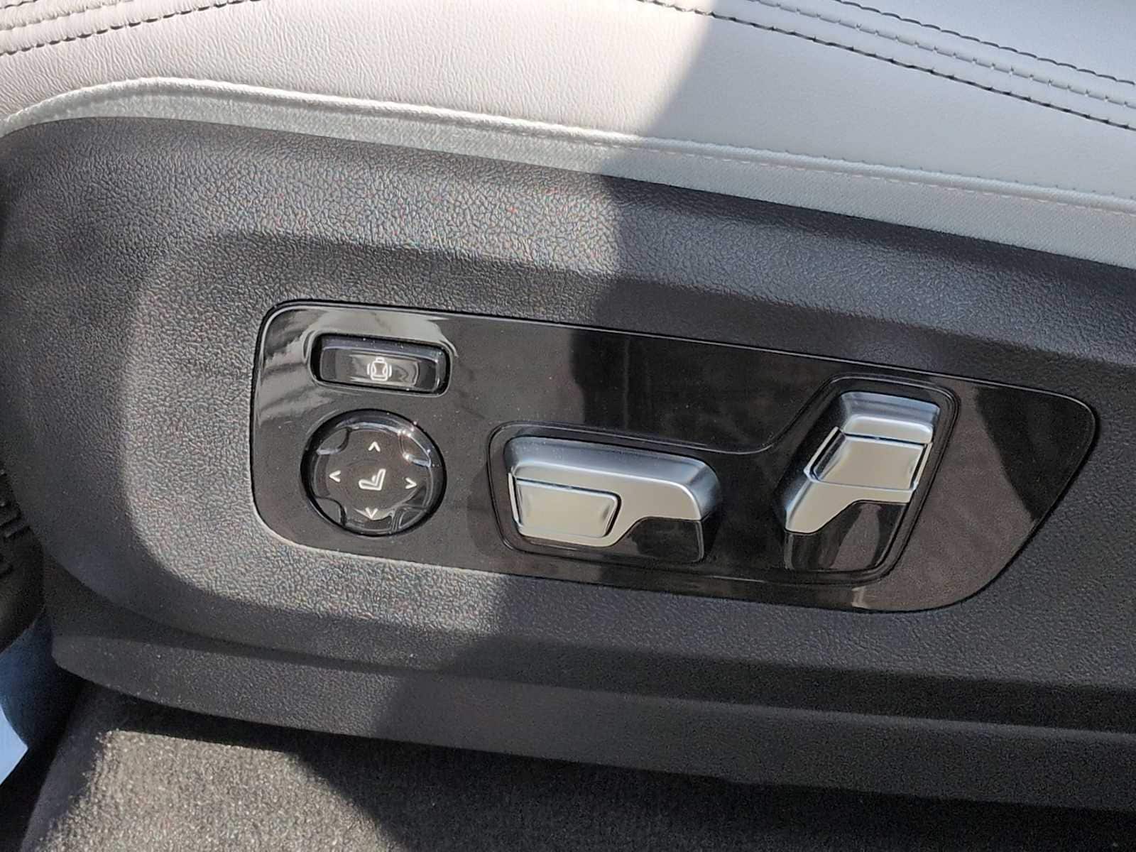 Thumbnail: 2026 BMW X7 - 18