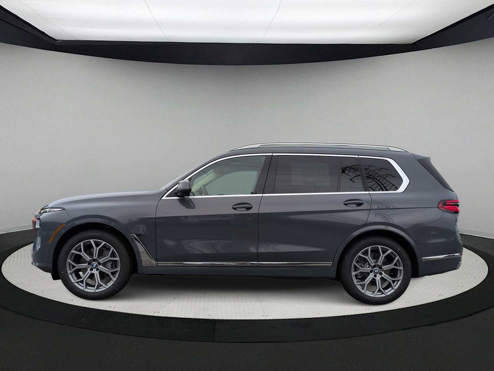 Thumbnail: 2027 BMW X7 - 5