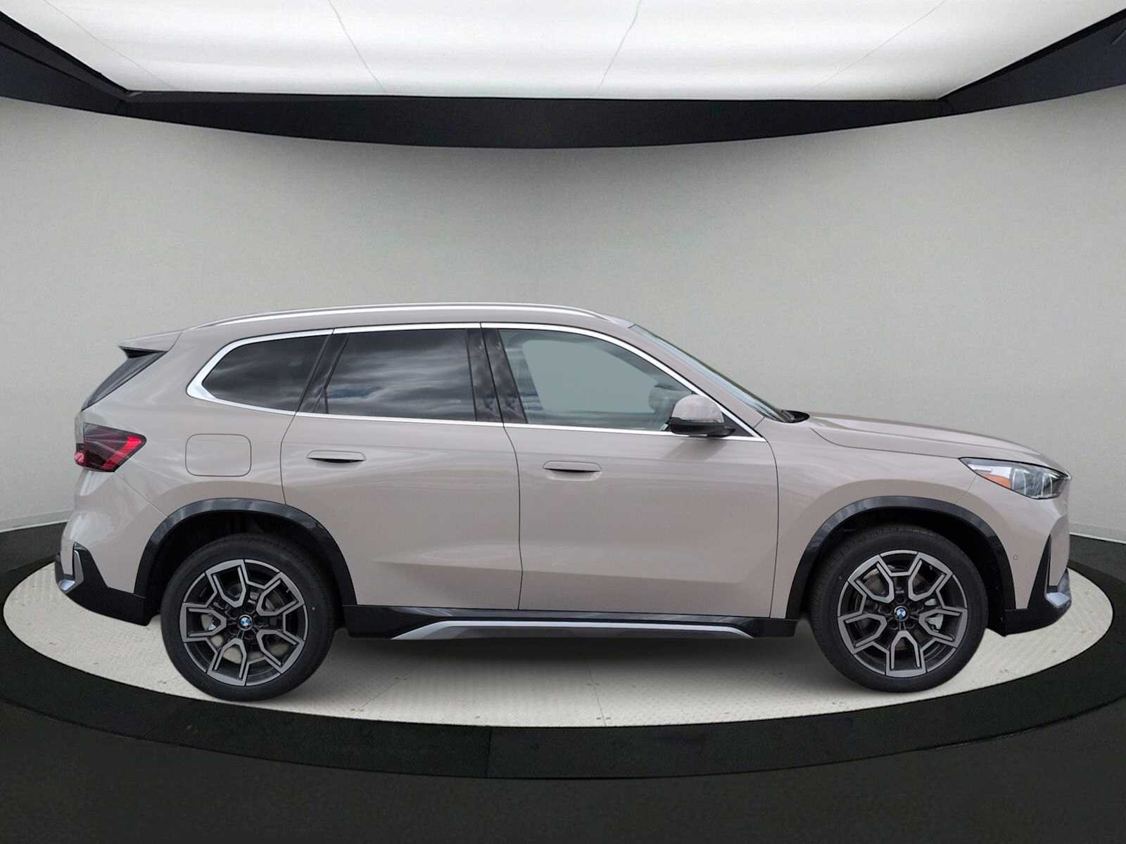 Thumbnail: 2026 BMW X1 - 9