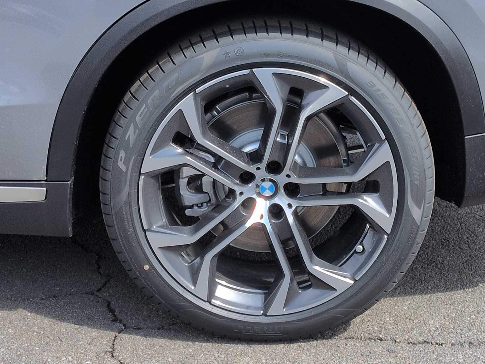 Thumbnail: 2026 BMW X5 - 14