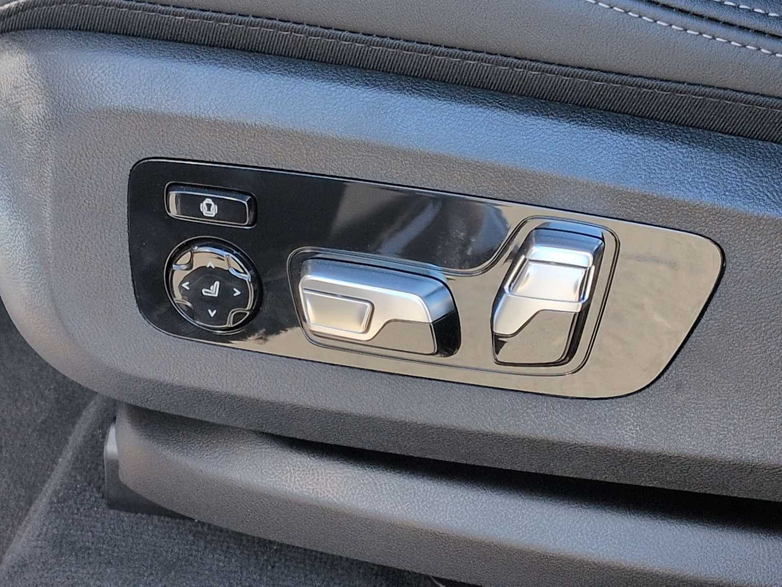 Thumbnail: 2026 BMW X5 - 18