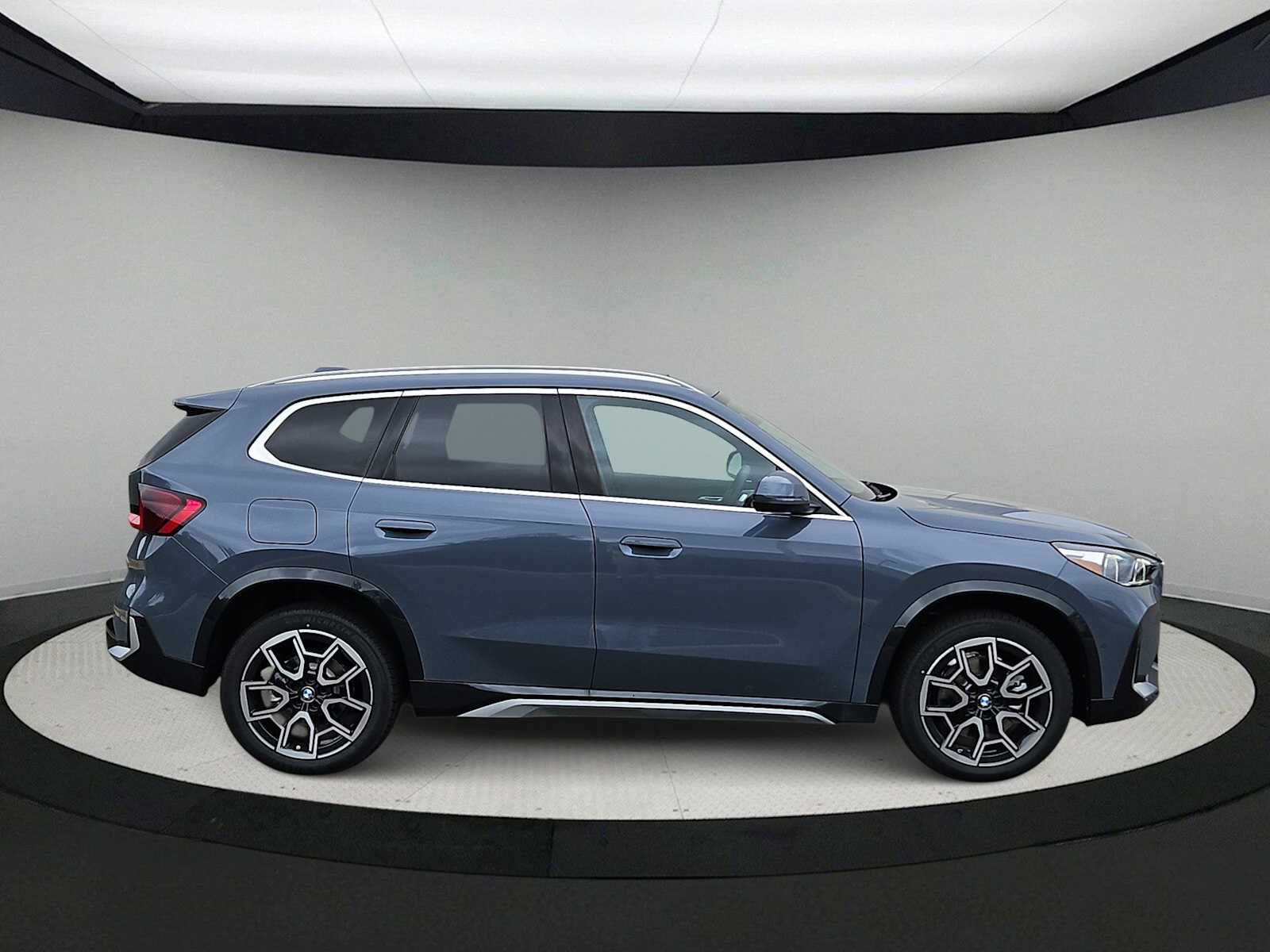 Thumbnail: 2025 BMW X1 - 9