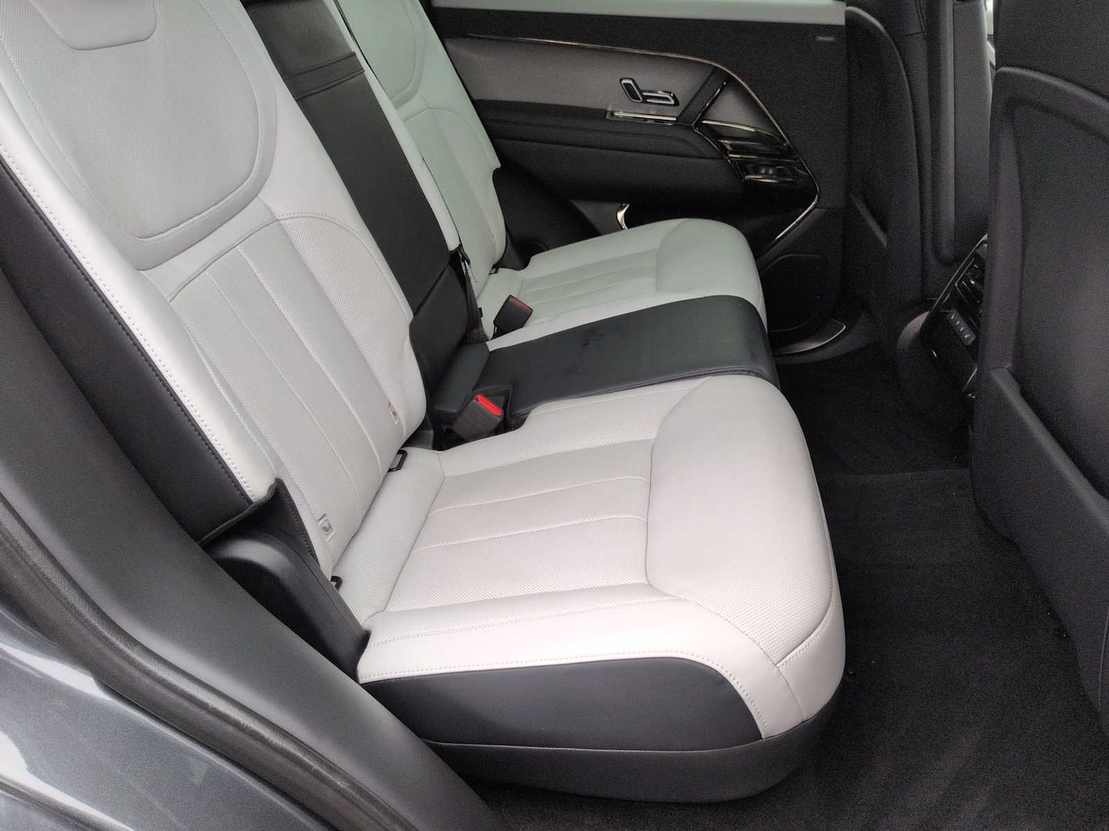 Thumbnail: 2023 Land Rover Range Rover Sport - 22